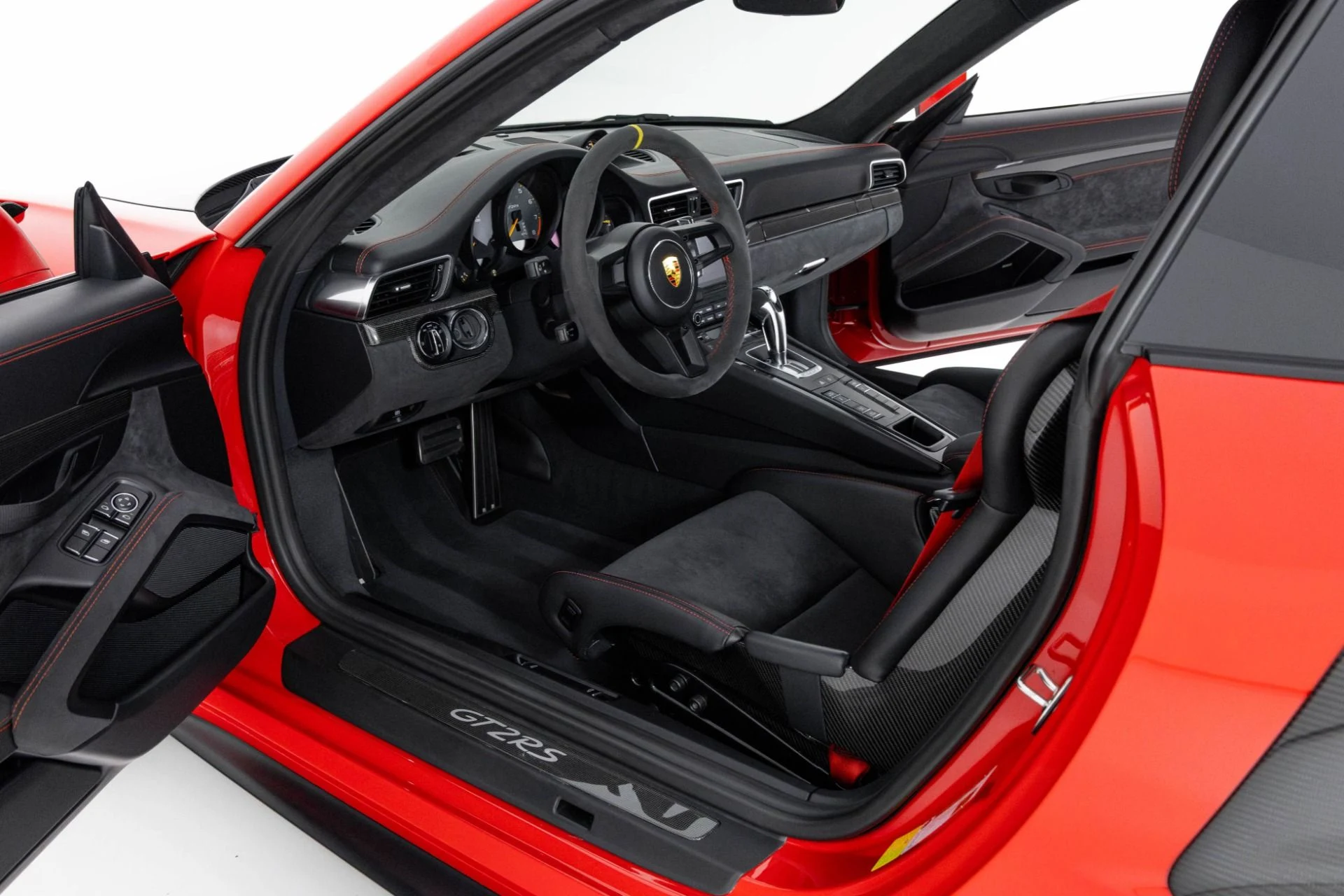 mph013_3549553947_Used_2019_Porsche_911_GT_2_RS_1761868467_ed72086538