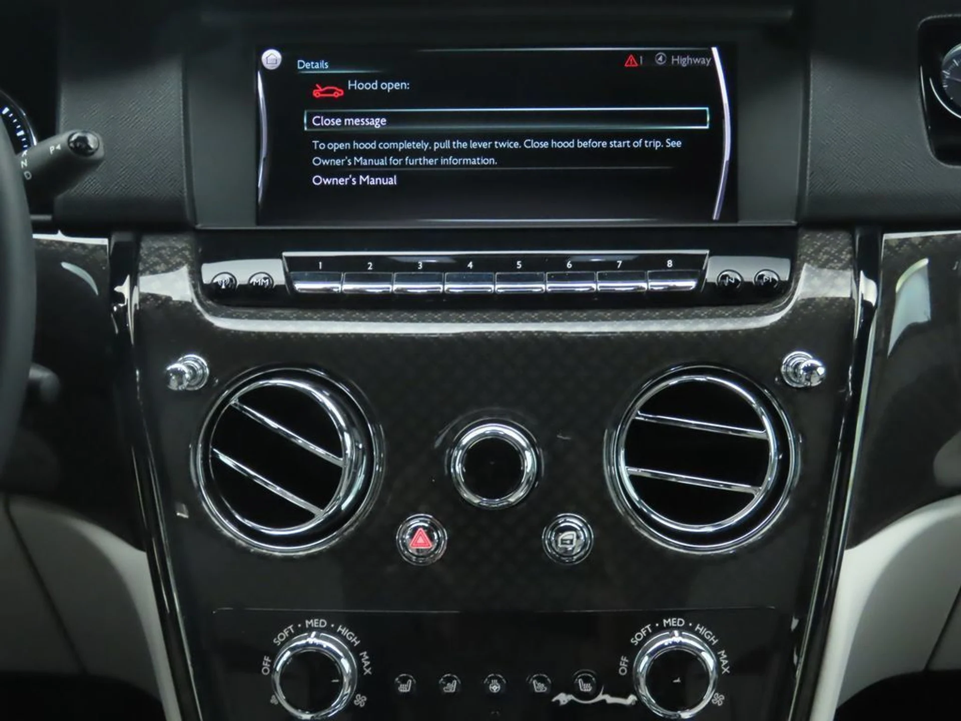 mph013_3549751916_used_2023_rolls_royce_cullinan_blackbadgesportutility_8119_22957248_14_1024_8fd4ffb538