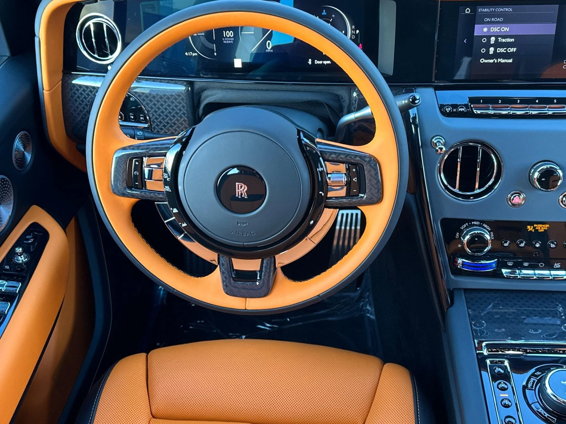 mph013_3556474066_New_2026_Rolls_Royce_Black_Badge_Cullinan_1763737846_ce2a72537b