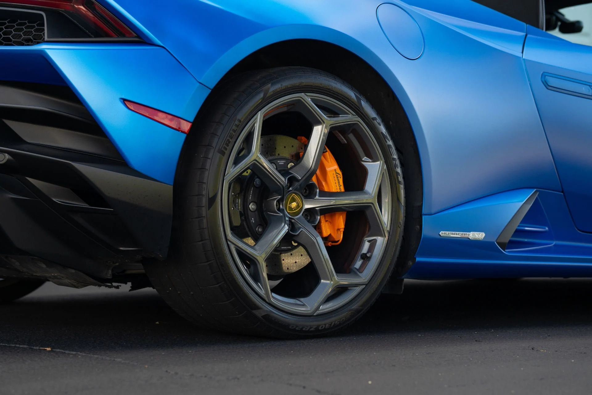 mph013_3557101089_Used_2023_Lamborghini_Huracan_EVO_Spyder_1763055563_7e8fca991d