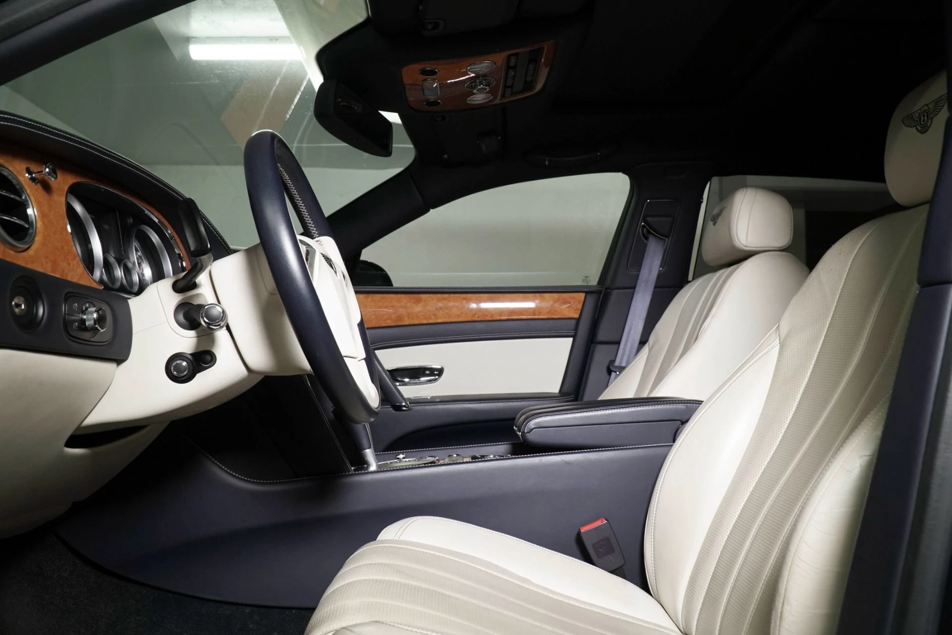 mph013_3559276085_Used_2015_Bentley_Flying_Spur_V8_1773689029_329f569770