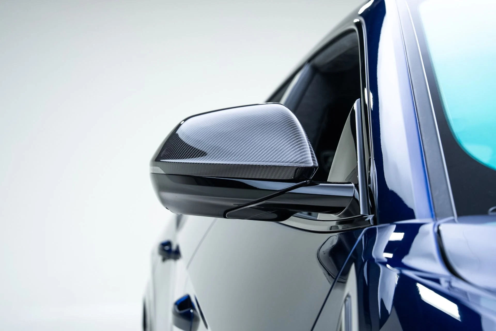 mph013_3560491795_Used_2022_Lamborghini_Urus_1775598124_bb2e2070bb