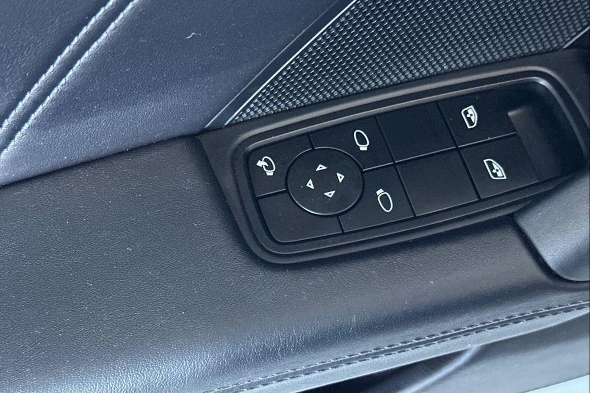 mph013_3567785750_CV_8_Qqt4_ZVWM_1_XT_N4_W_ng72_FKQ_e9e66bb9b4