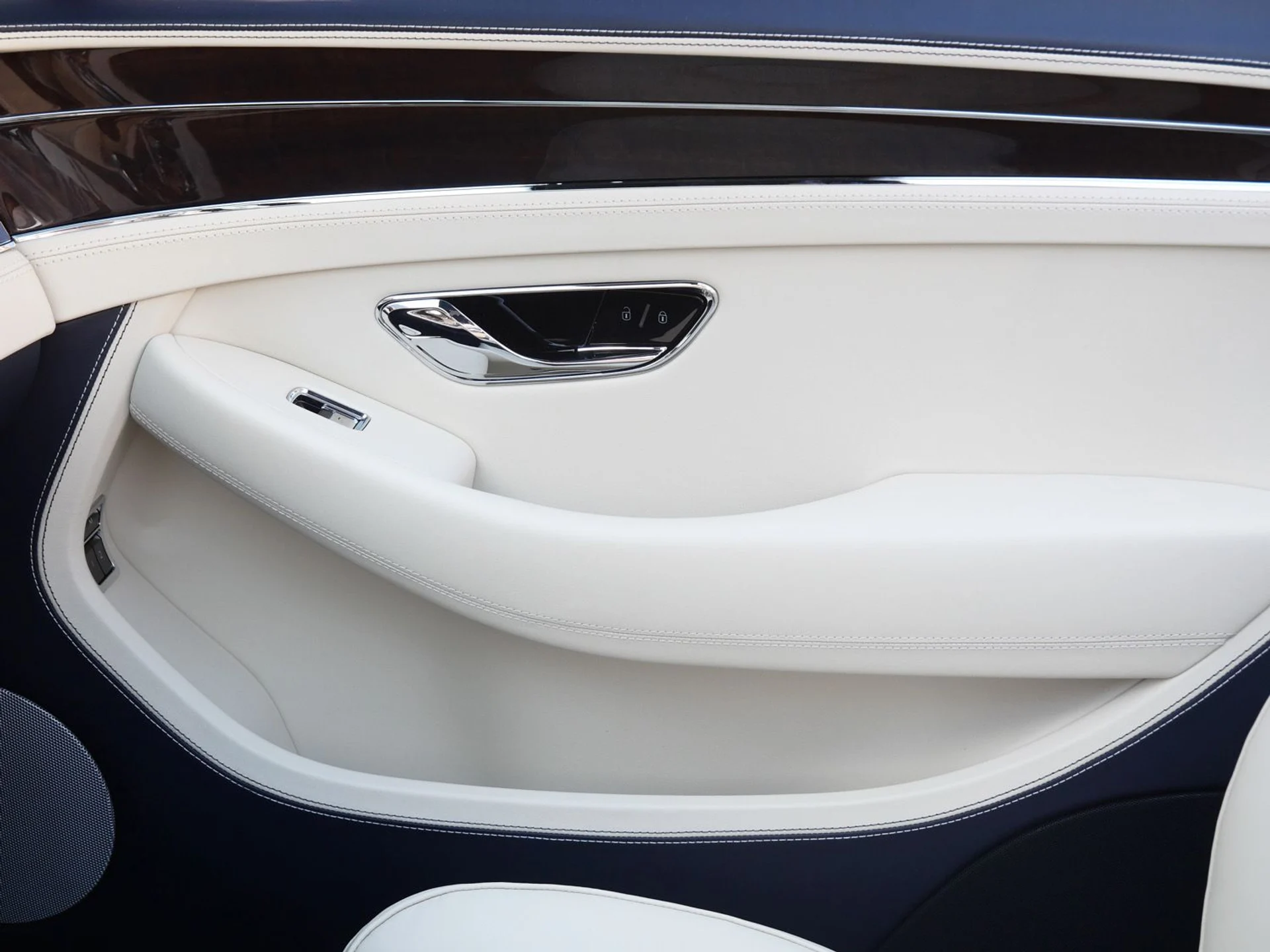 mph013_3570342823_03cc710b3c91d7bb81c79c62bfd355bcx_7c2f8ad8b5