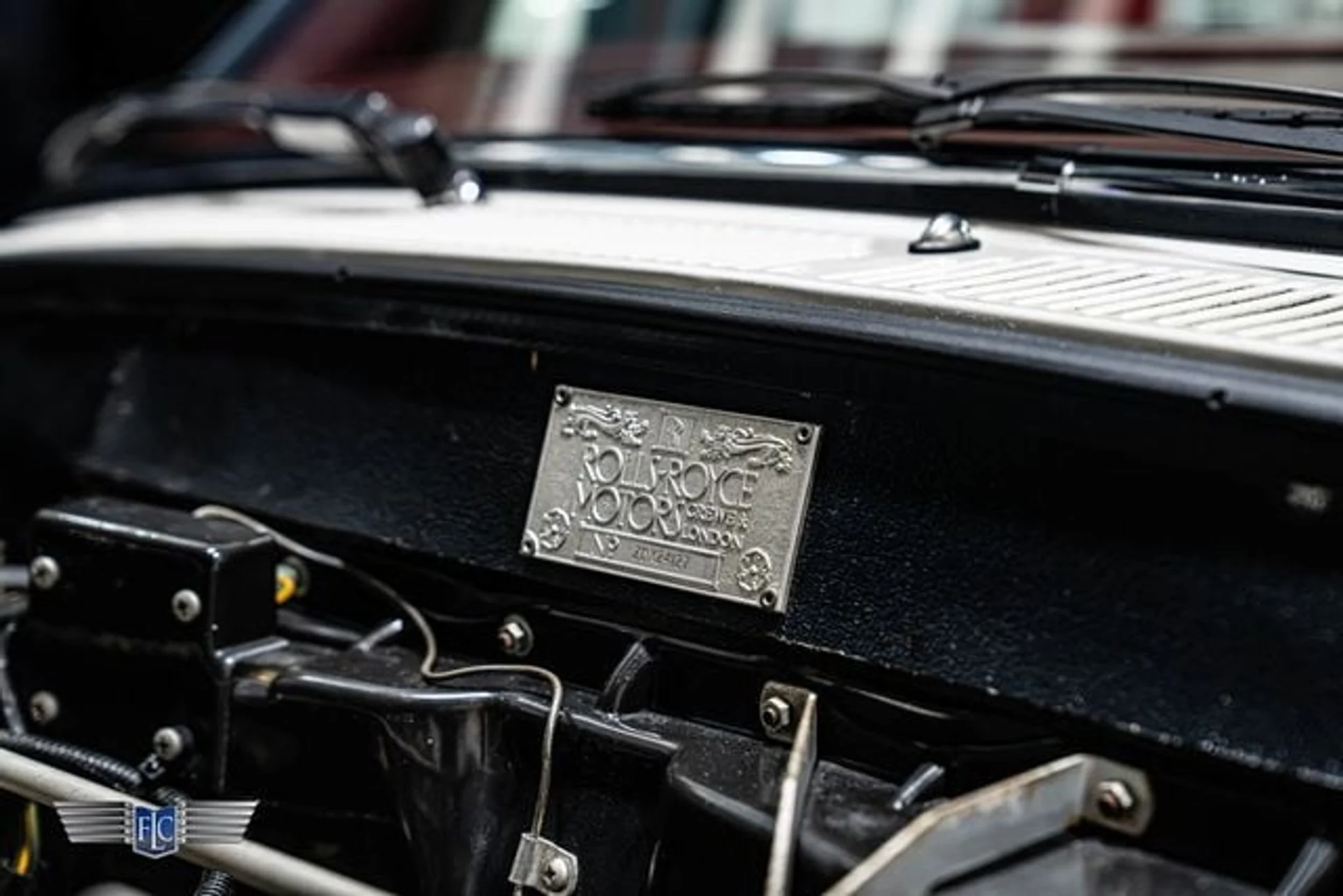 mph013_3583903284_used_1988_rolls_royce_corniche_cv_9689_23071252_18_640_f6c93bb333