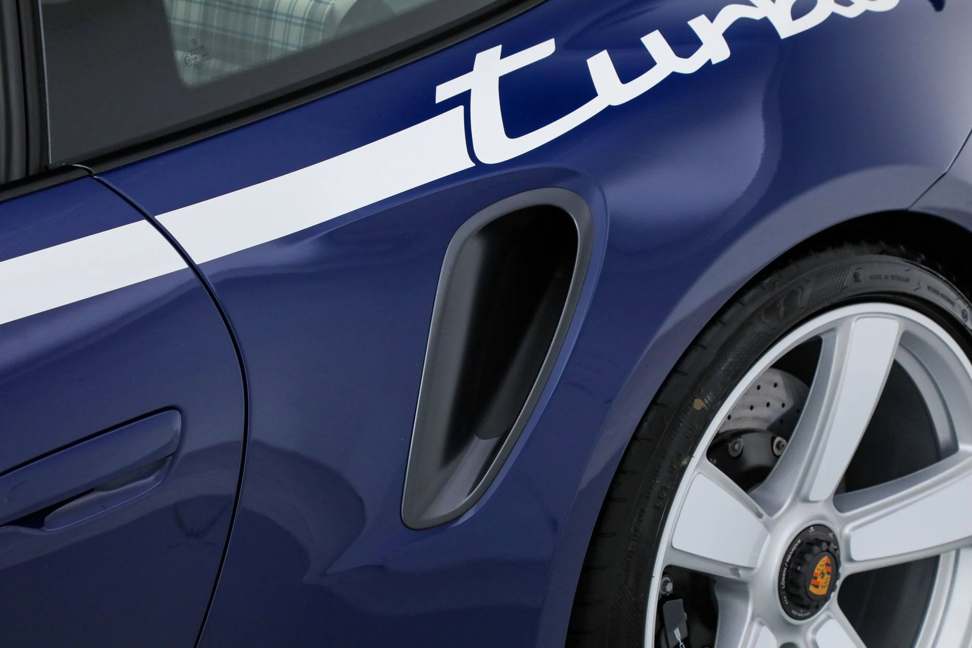 mph013_3584827352_cebb6a61908e10db8733b57a14fe6ea8_05246fa688