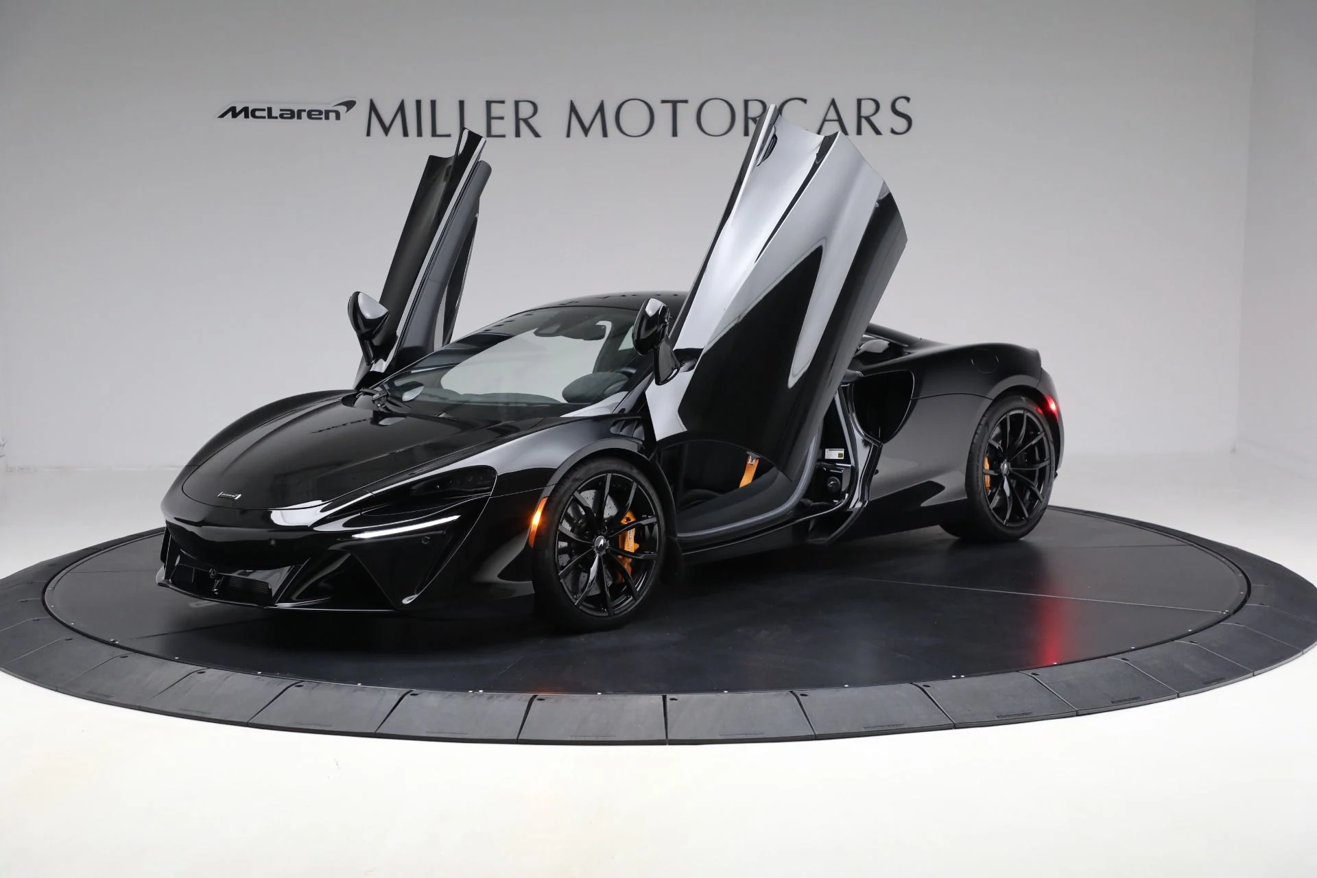 mph013_3590620919_Used_2023_Mc_Laren_Artura_516278bd98