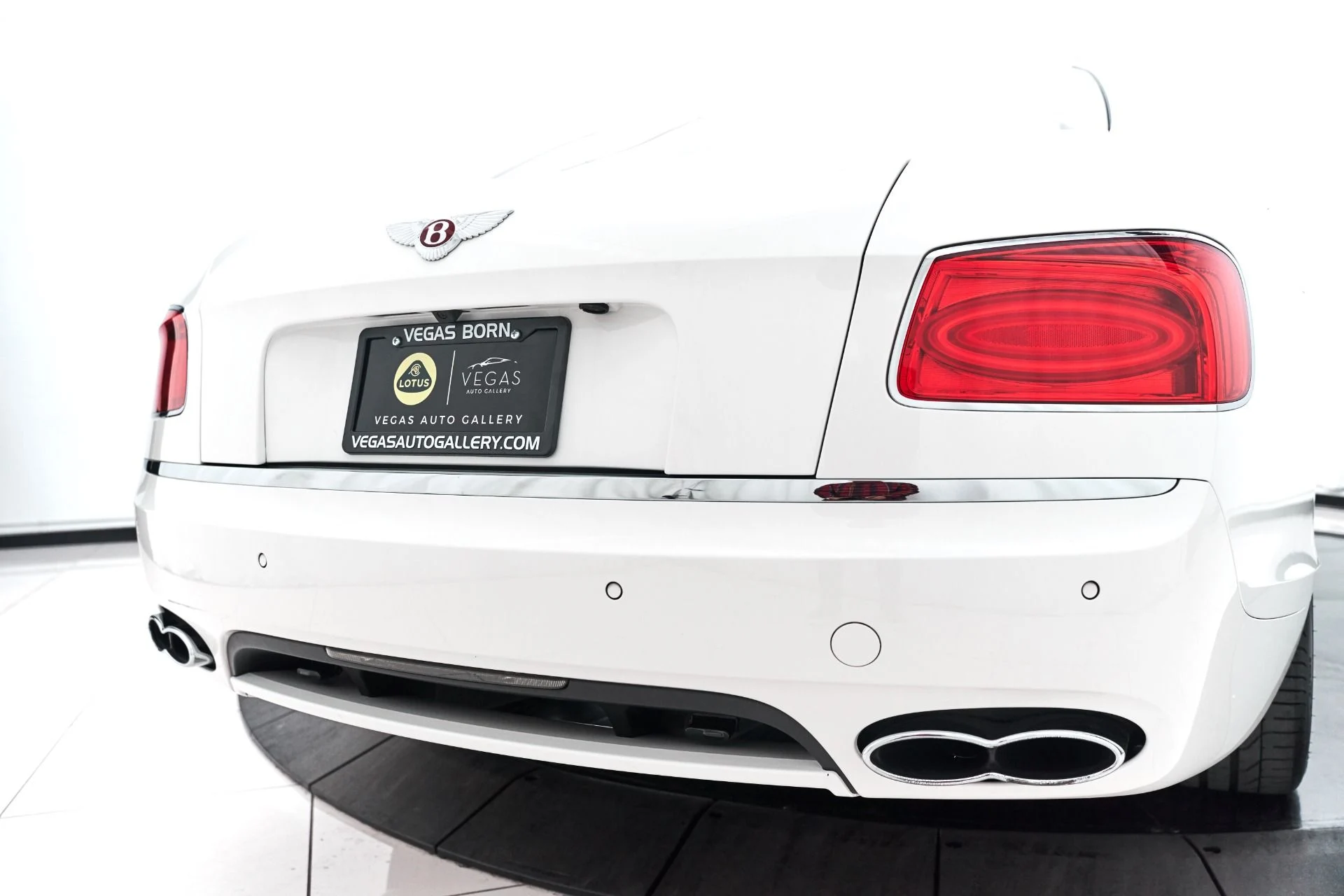 mph013_3596544265_Used_2015_Bentley_Flying_Spur_V8_1615575338_bedddfa596