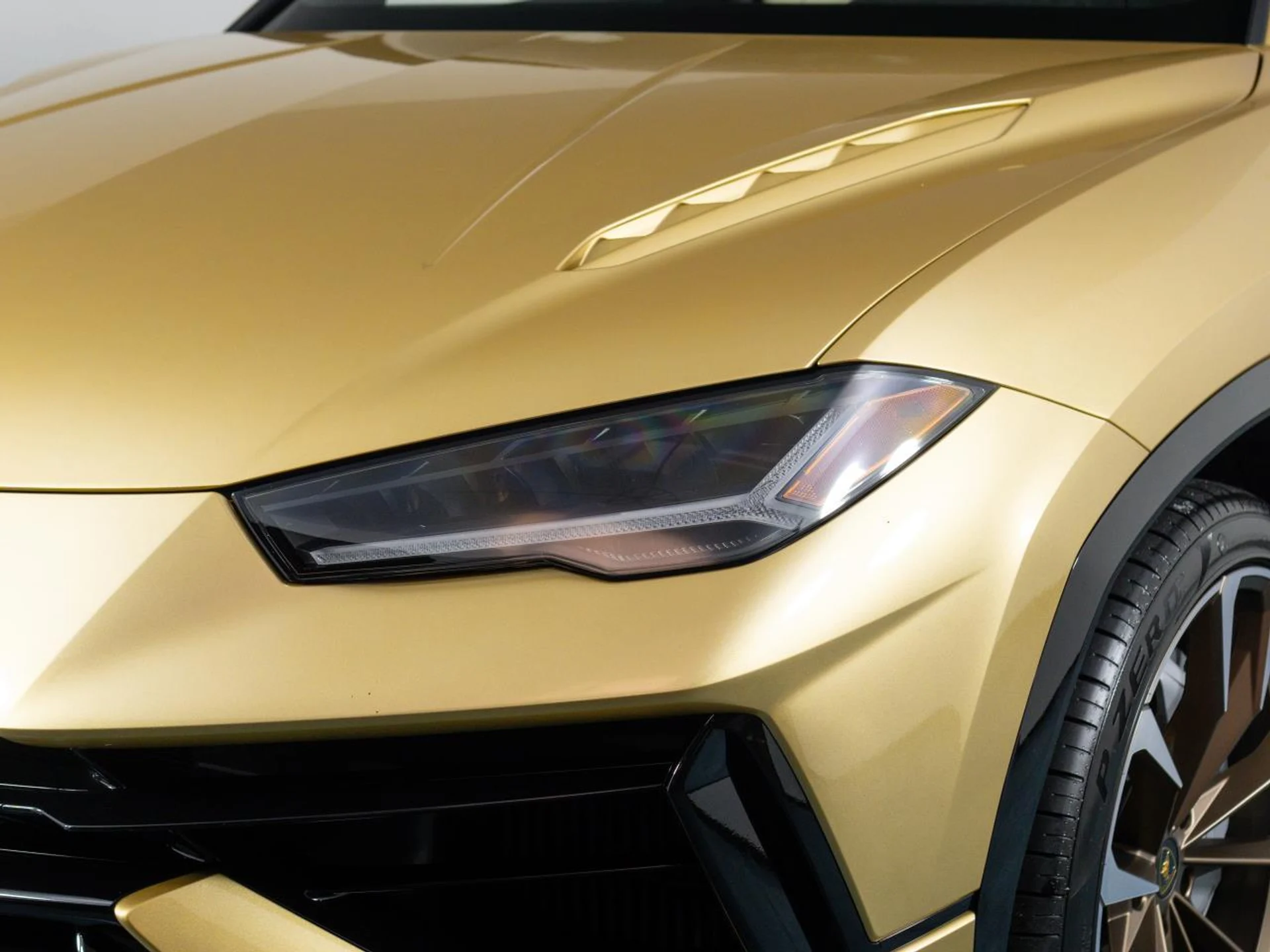 mph013_359960692_Used_2023_Lamborghini_Urus_S_1785169230_3c6e61bdae
