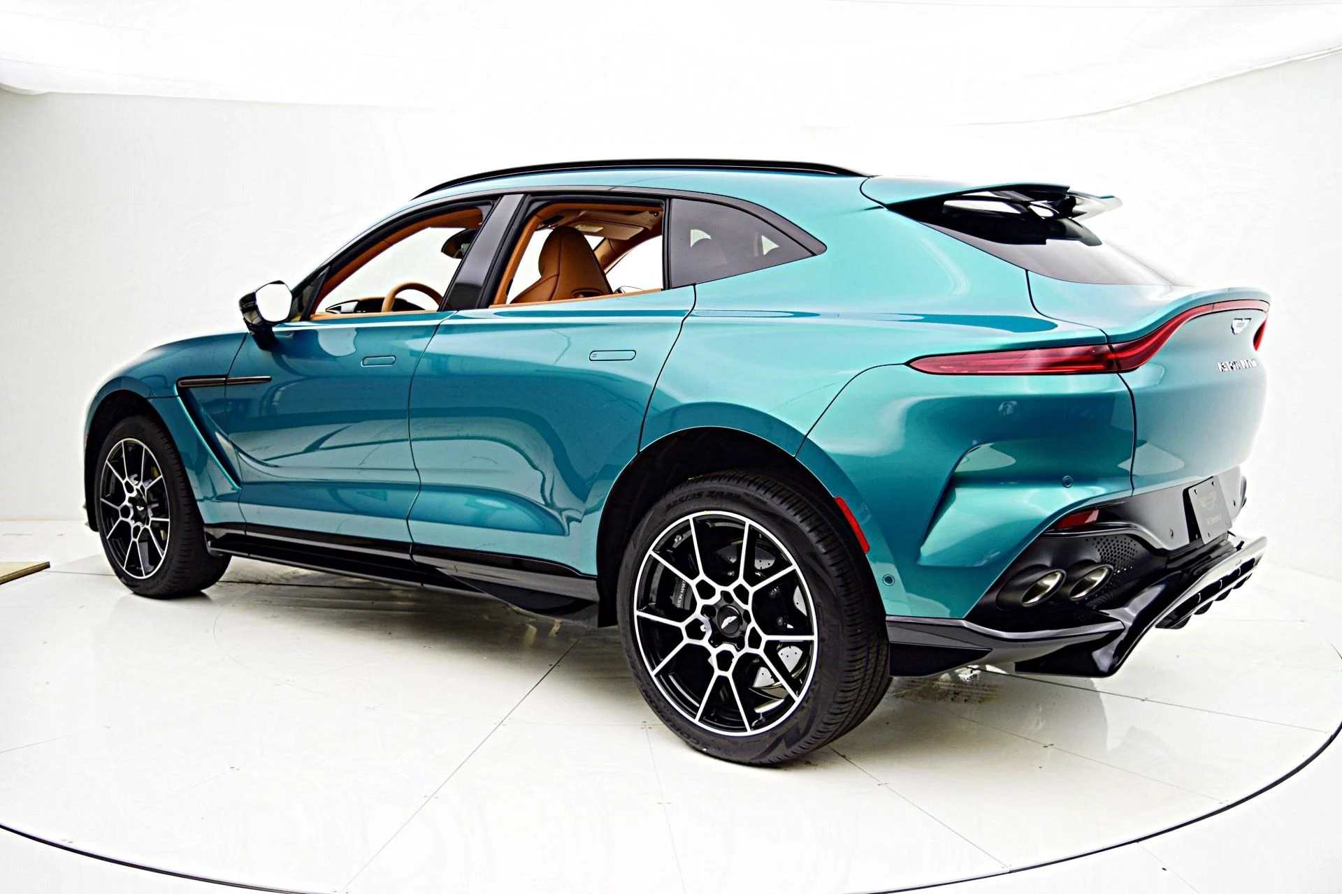 mph013_3602642894_New_2025_Aston_Martin_DBX_707_fec88e8dd7