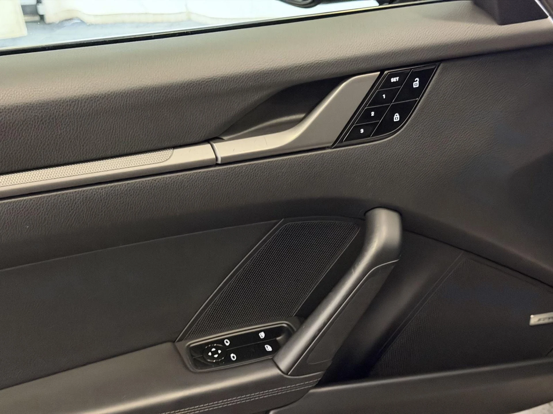 mph013_3616946848_15ed6c9148576cc53d86ce2ab960465ex_c48f8f63c5