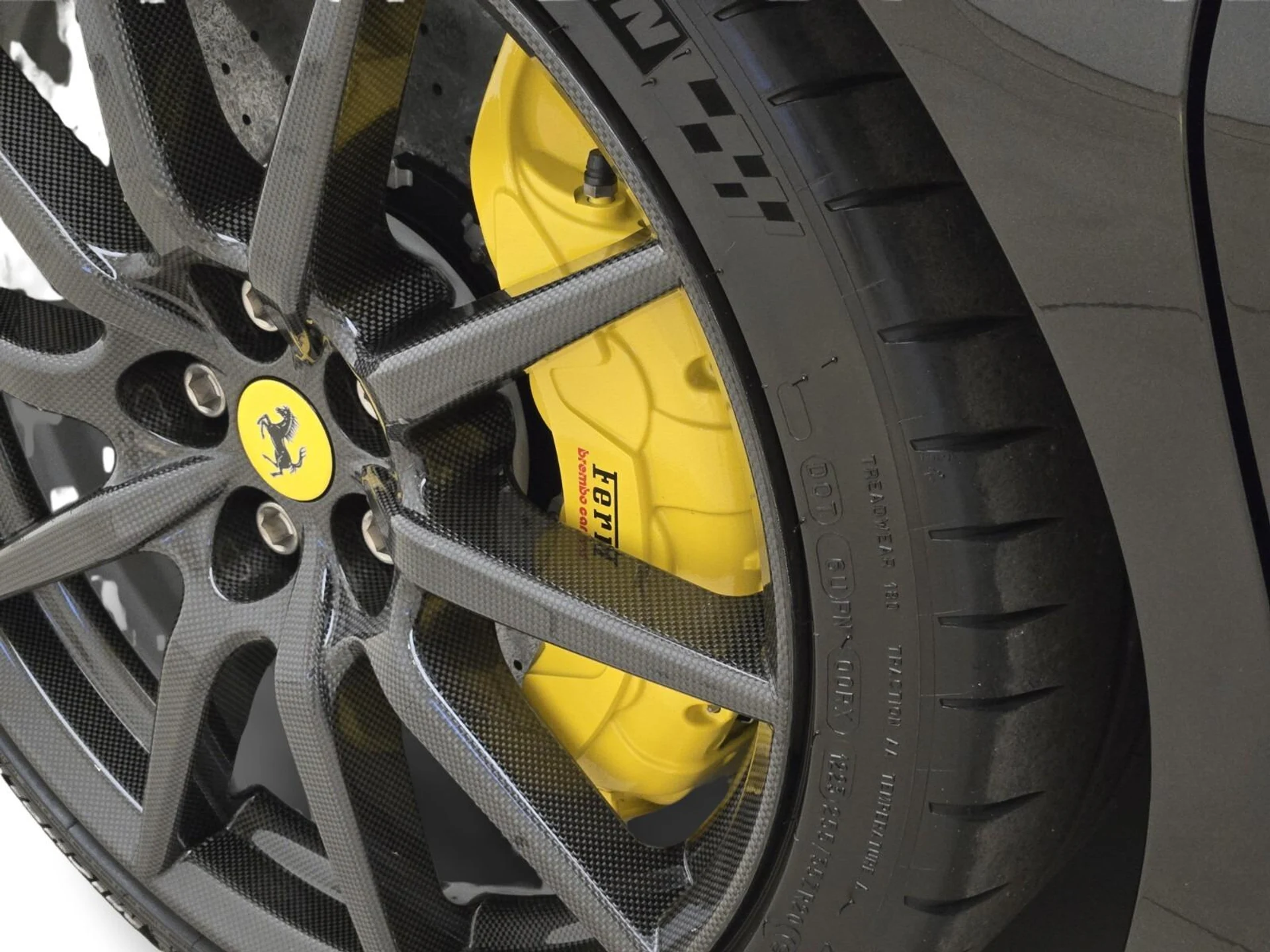 mph013_3625254464_Used_2023_Ferrari_SF_90_Spider_1762329120_e2b57c3a3e