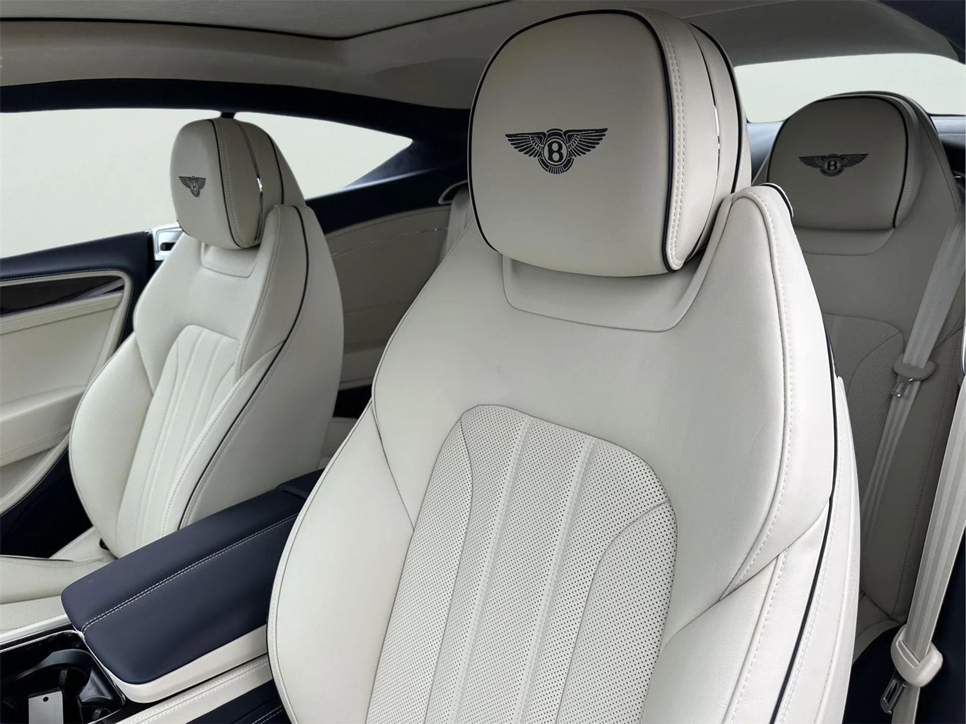 mph013_3634174643_a267022b22a34fc20fc1934f0fddd24a_8193283015