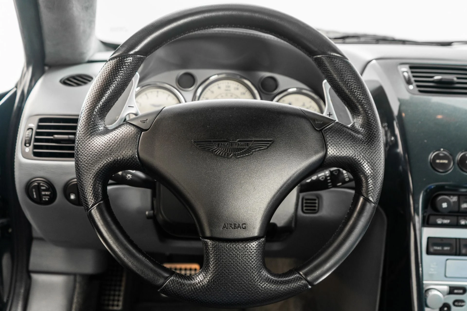 mph013_3636992491_Used_2003_Aston_Martin_VANQUISH_1754320407_43e49b92ec