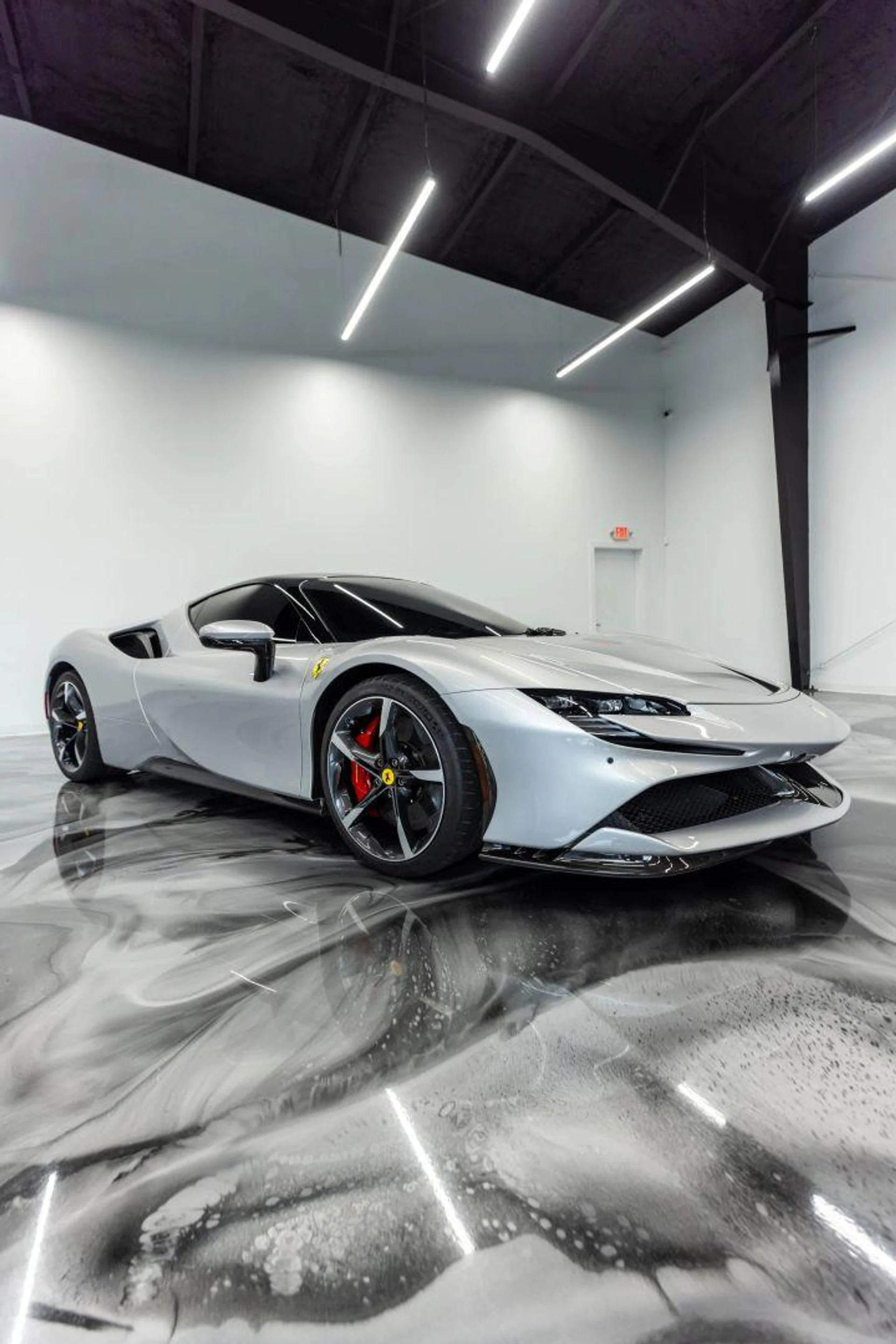 mph013_3637468798_Used_2021_Ferrari_SF_90_Stradale_Coupe_2_D_1777366246_bda28aeb11