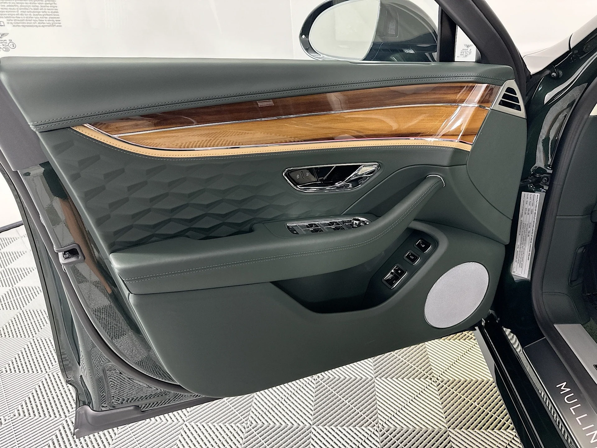 mph013_3641139818_14_076a65f1c5