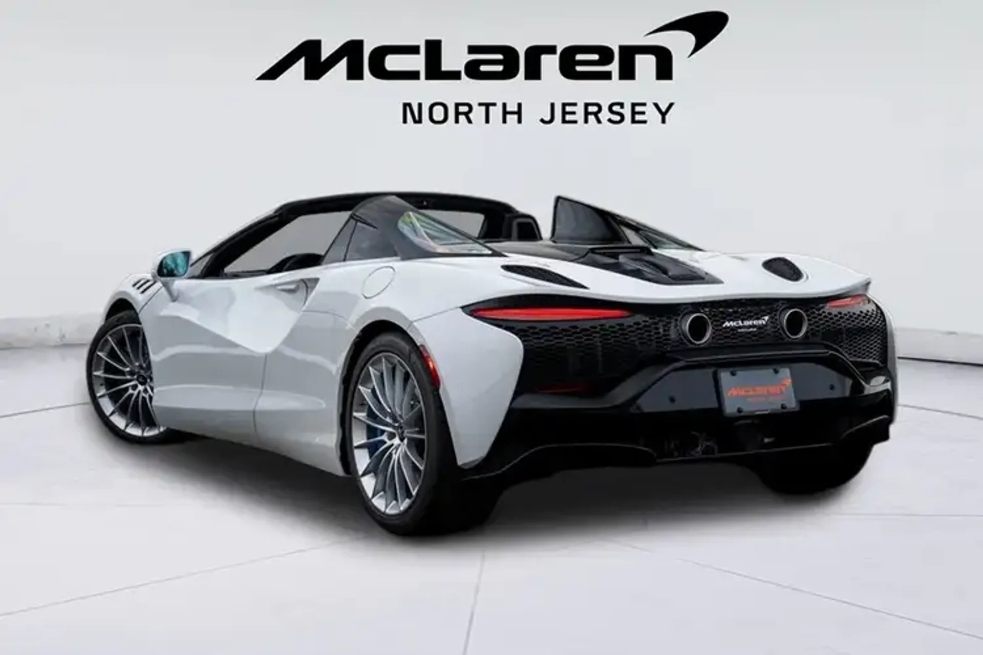 mph013_3645236589_6_S_Dl_JAJ_Ap_Ovbvirf_med_3224901409