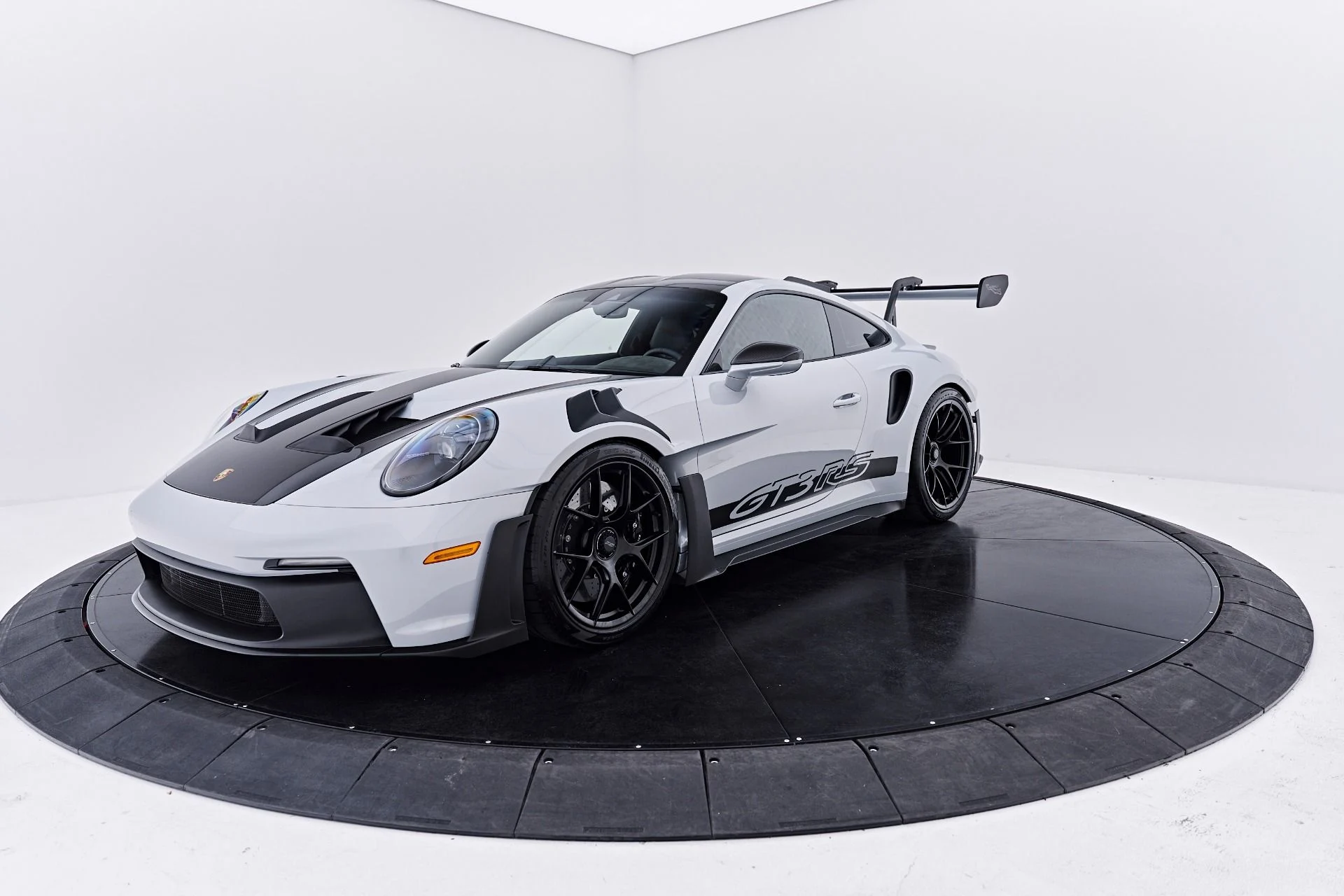 mph013_3649978455_Used_2025_Porsche_911_GT_3_RS_1790364635_6ff8b15147