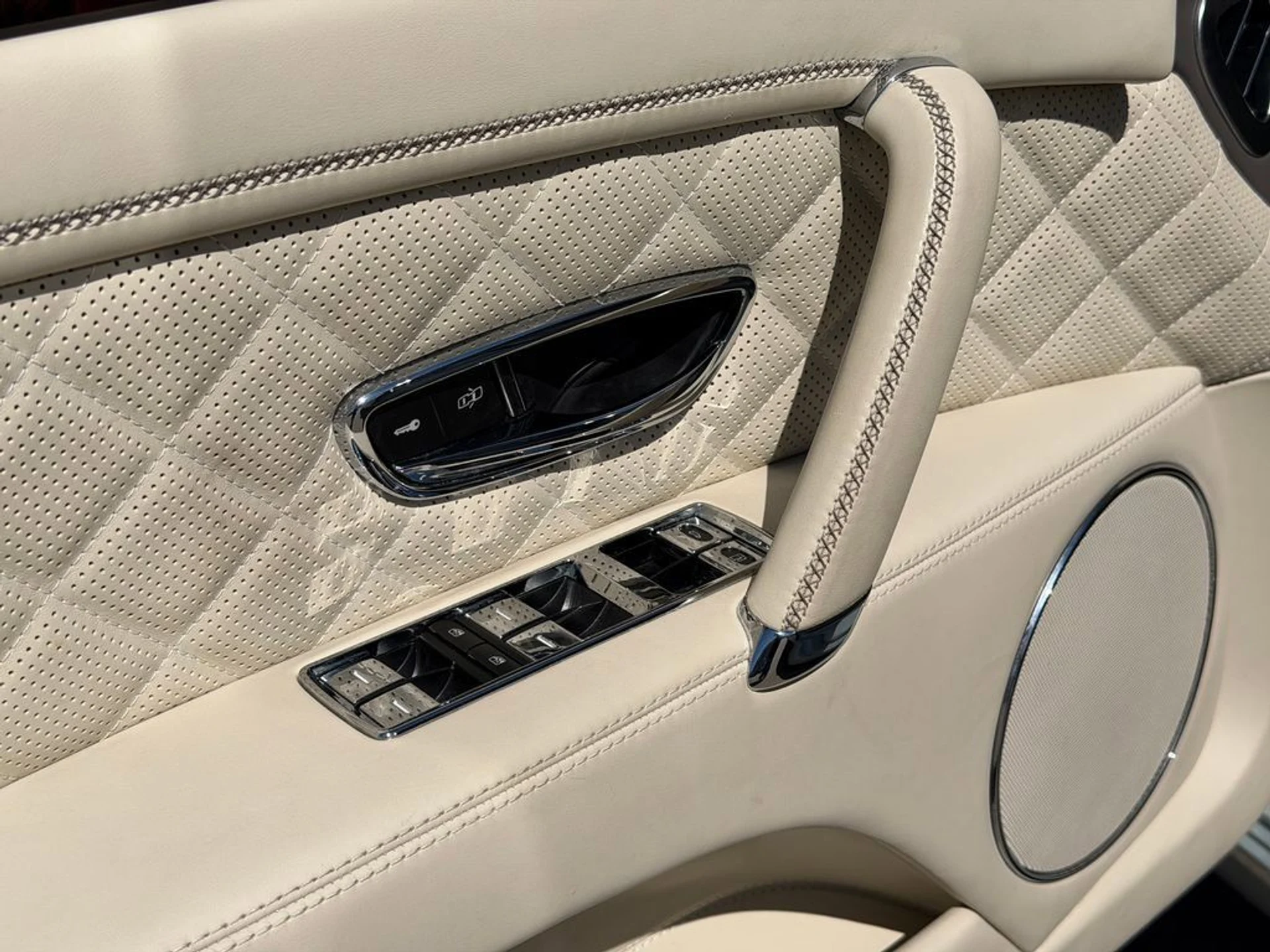 mph013_3650611773_b868469098534ba58524f3124b9f60d0_4176d46fa6