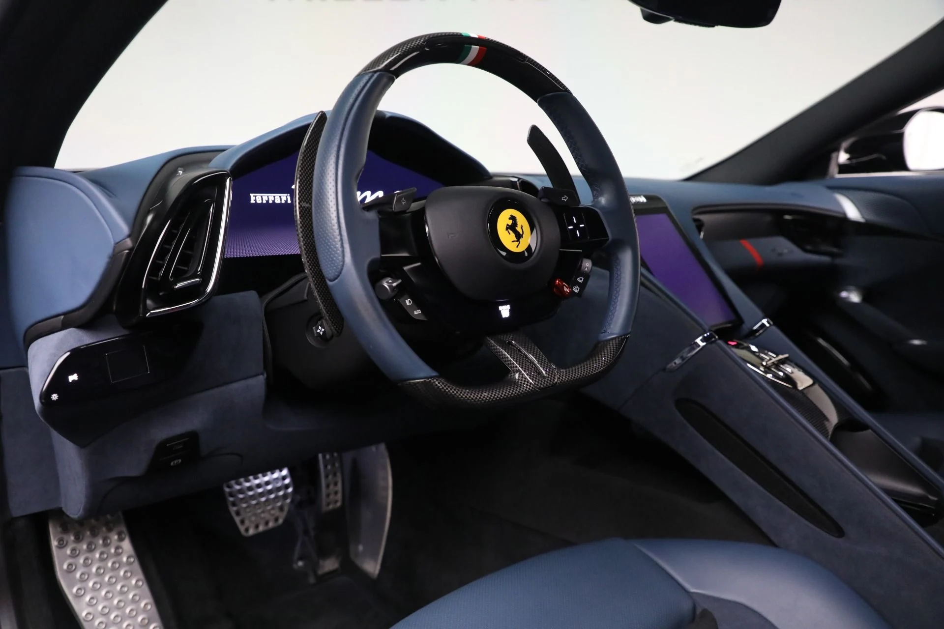 mph013_3653038811_Used_2022_Ferrari_Roma_ae3dae1d70