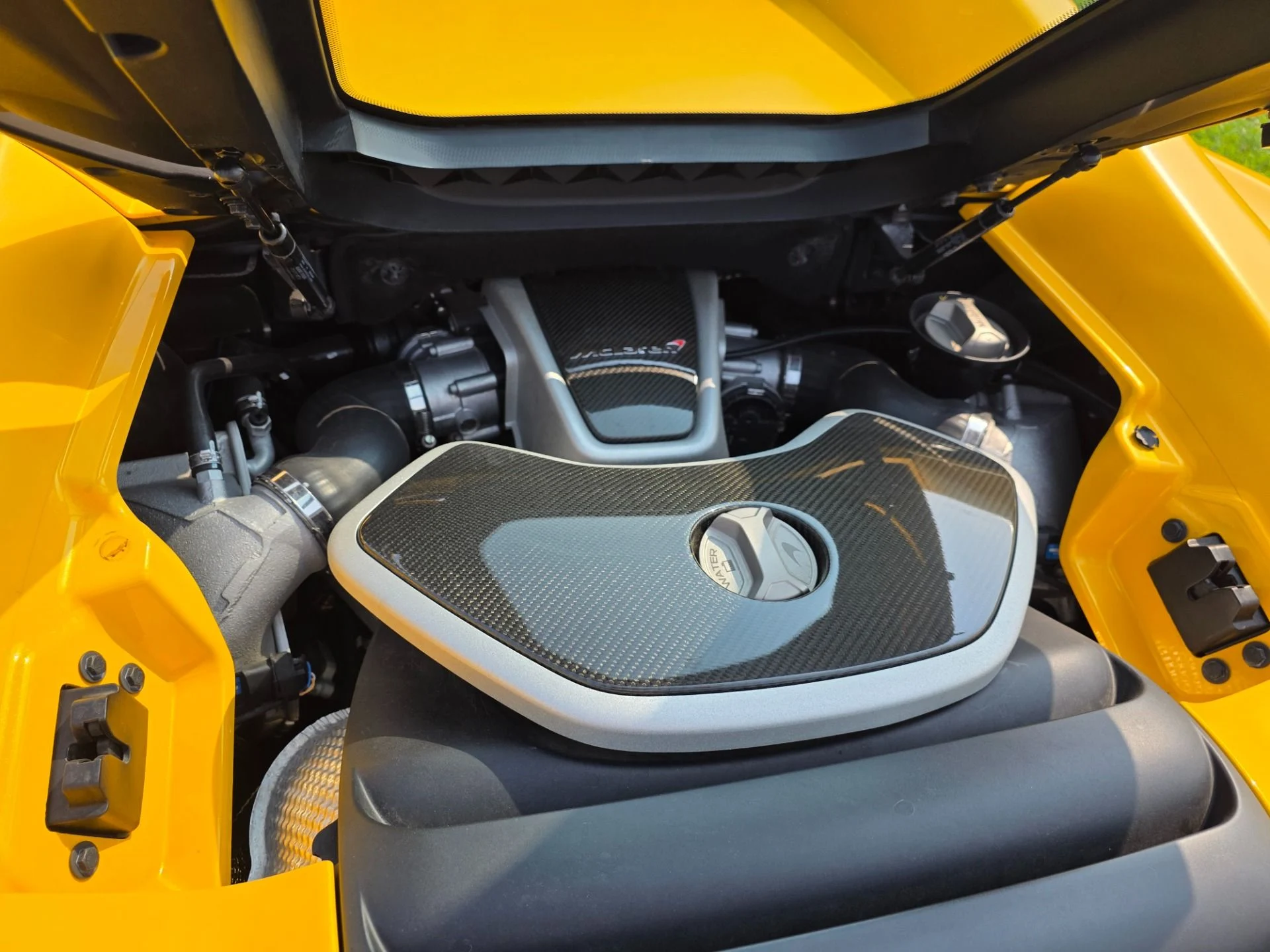 mph013_3653691029_Used_2015_Mc_Laren_650_S_Spider_1754412764_2bdde97039