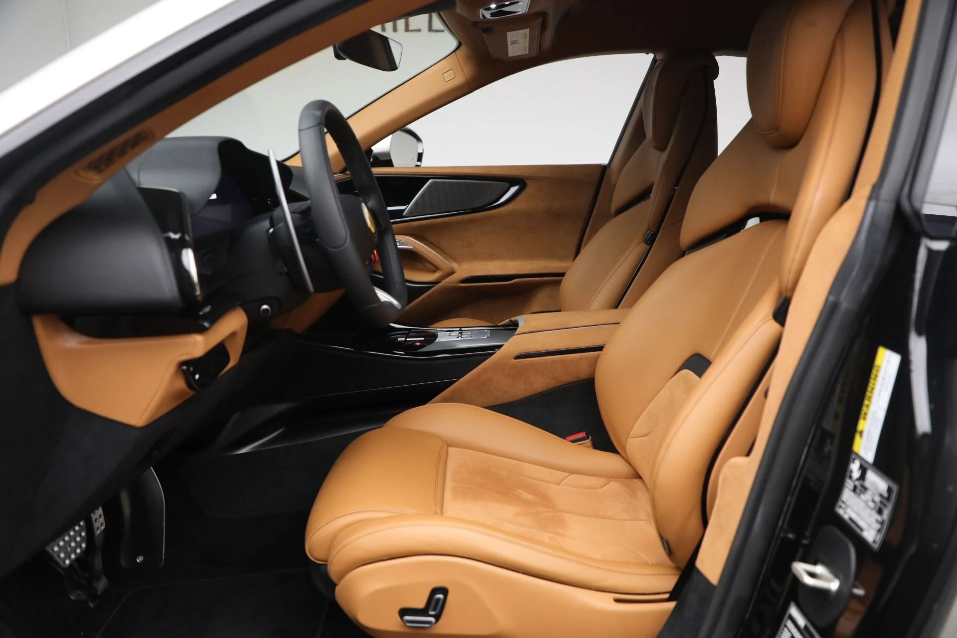 mph013_3658135533_Used_2024_Ferrari_Purosangue_1770065660_68683eb85a