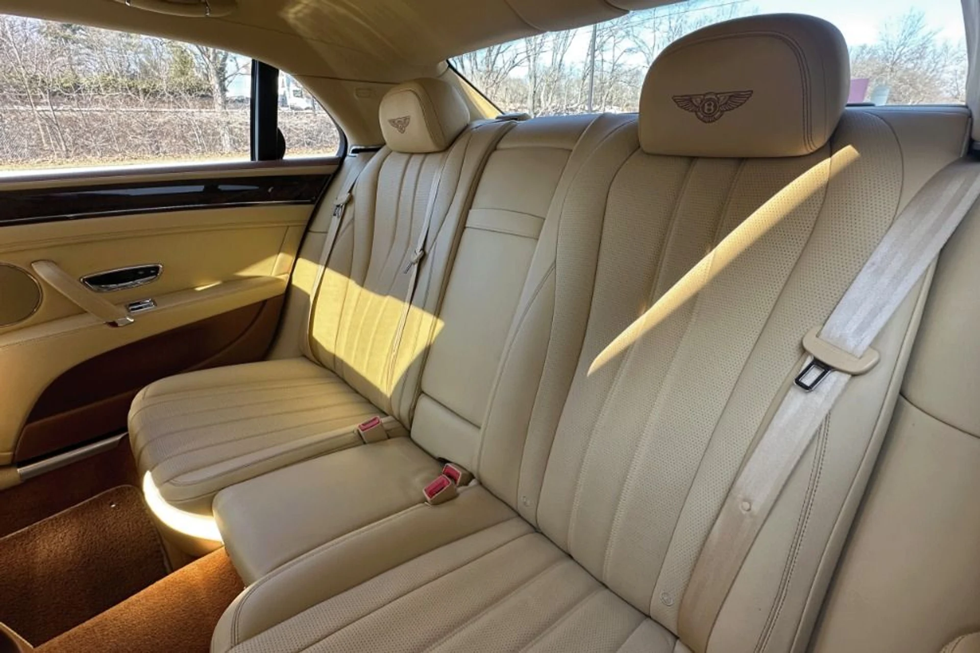 mph013_3658860035_Used_2014_Bentley_Flying_Spur_1773932155_a7044c227b