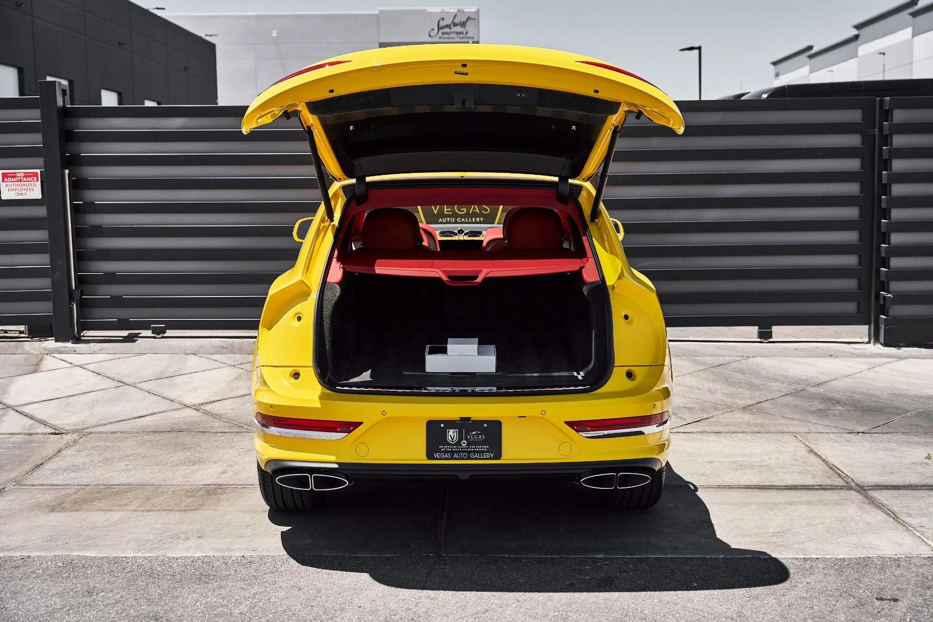 mph013_3661288409_Used_2023_Bentley_Bentayga_V8_1780708981_573bd9e8d0