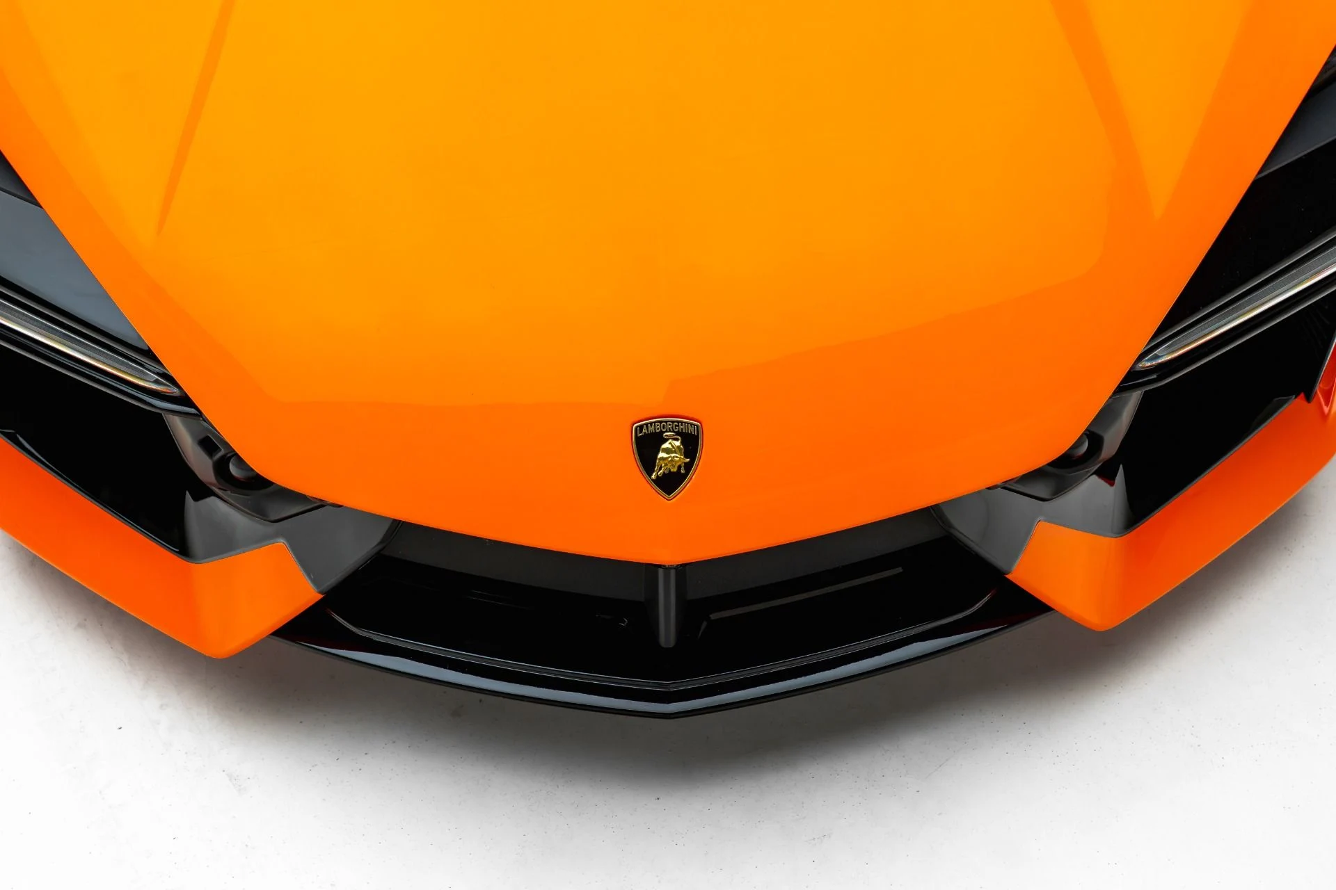 mph013_3662860042_Used_2024_Lamborghini_Revuelto_1781129539_b7b4cad2e9