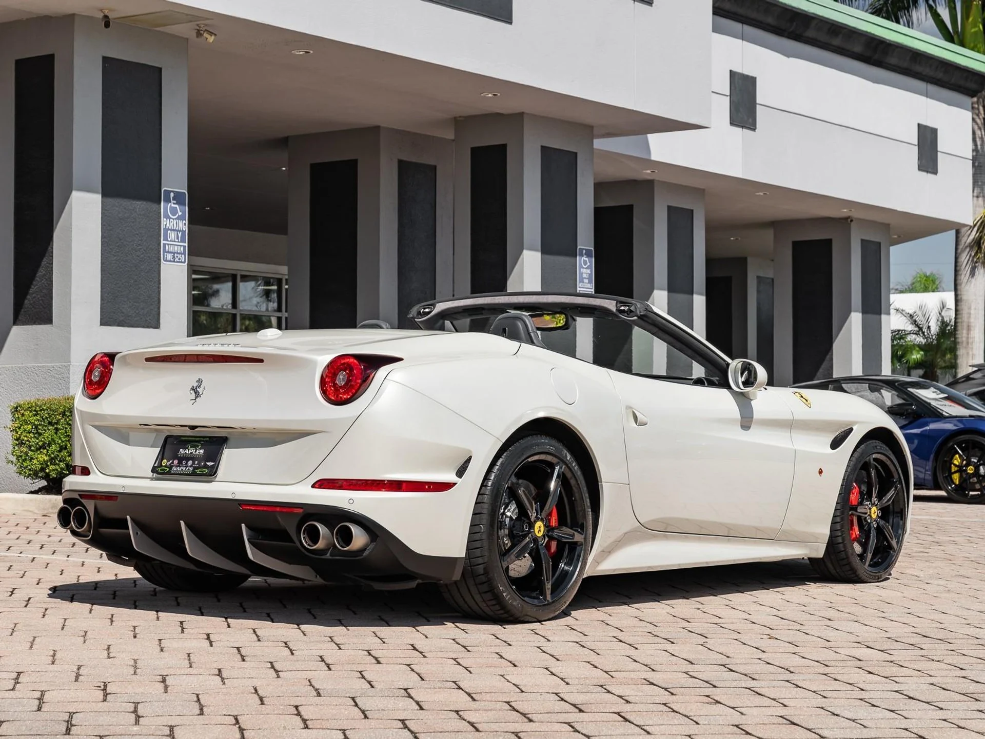 mph013_3663209106_Used_2015_Ferrari_California_T_1758132619_8e3692a84a
