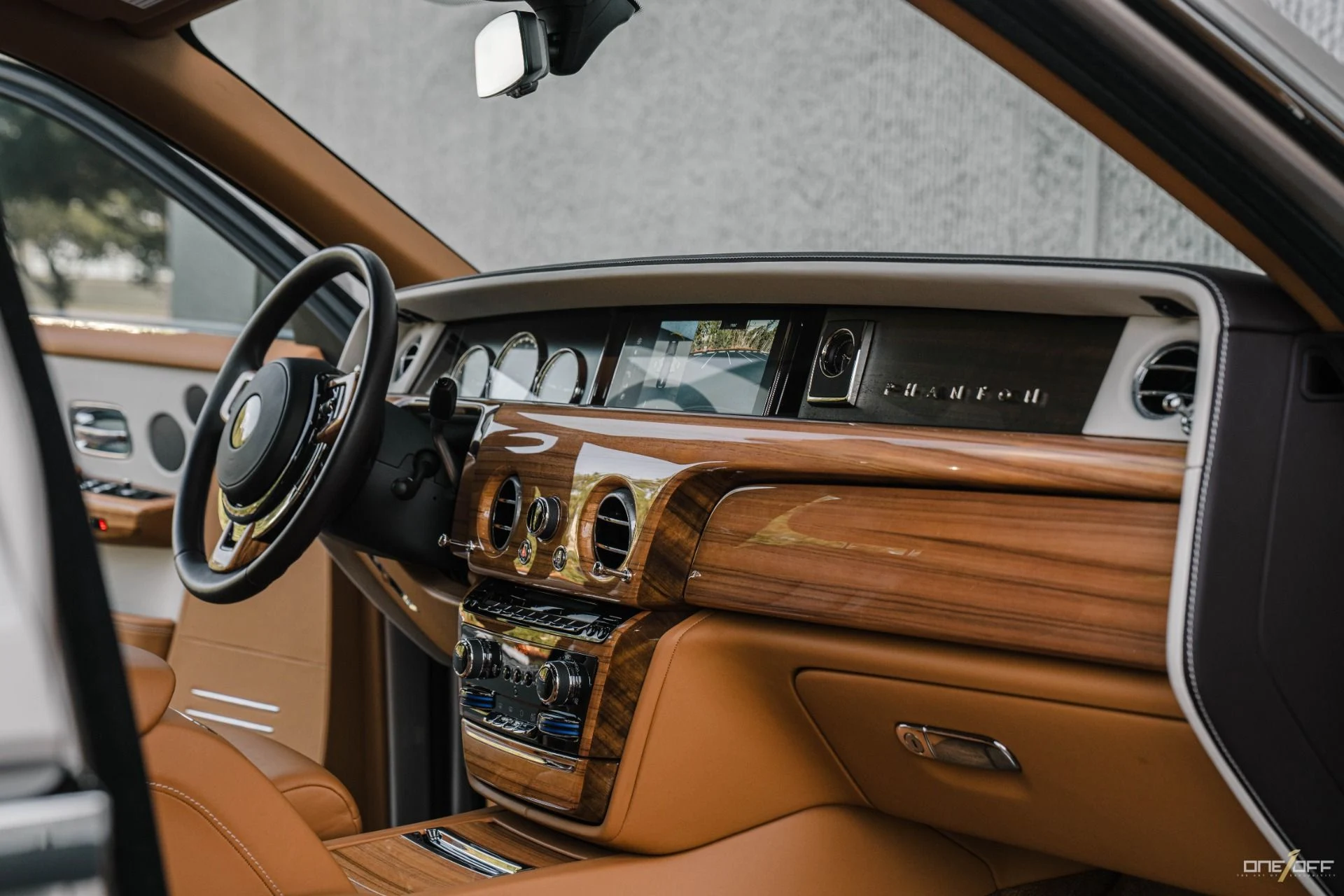 mph013_3674314737_Used_2019_Rolls_Royce_Phantom_FULL_MANSORY_BUILD_525600_MSRP_White_Sands_Paint_w_Starlight_Warranty_1753731338_7298b73cb5