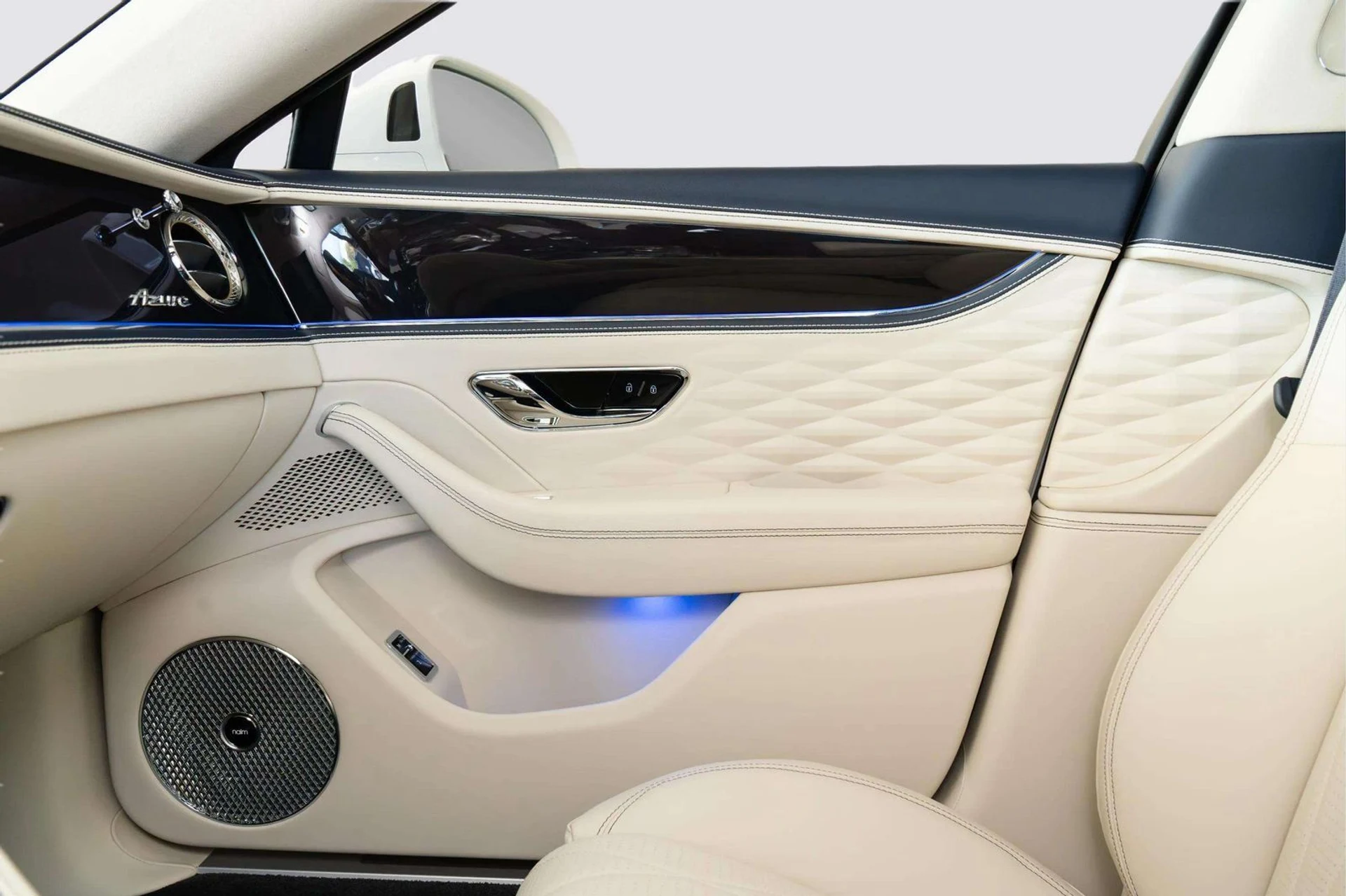 mph013_3679088969_62085db9_3741_4733_b530_b825774ca399_32b18b5b49