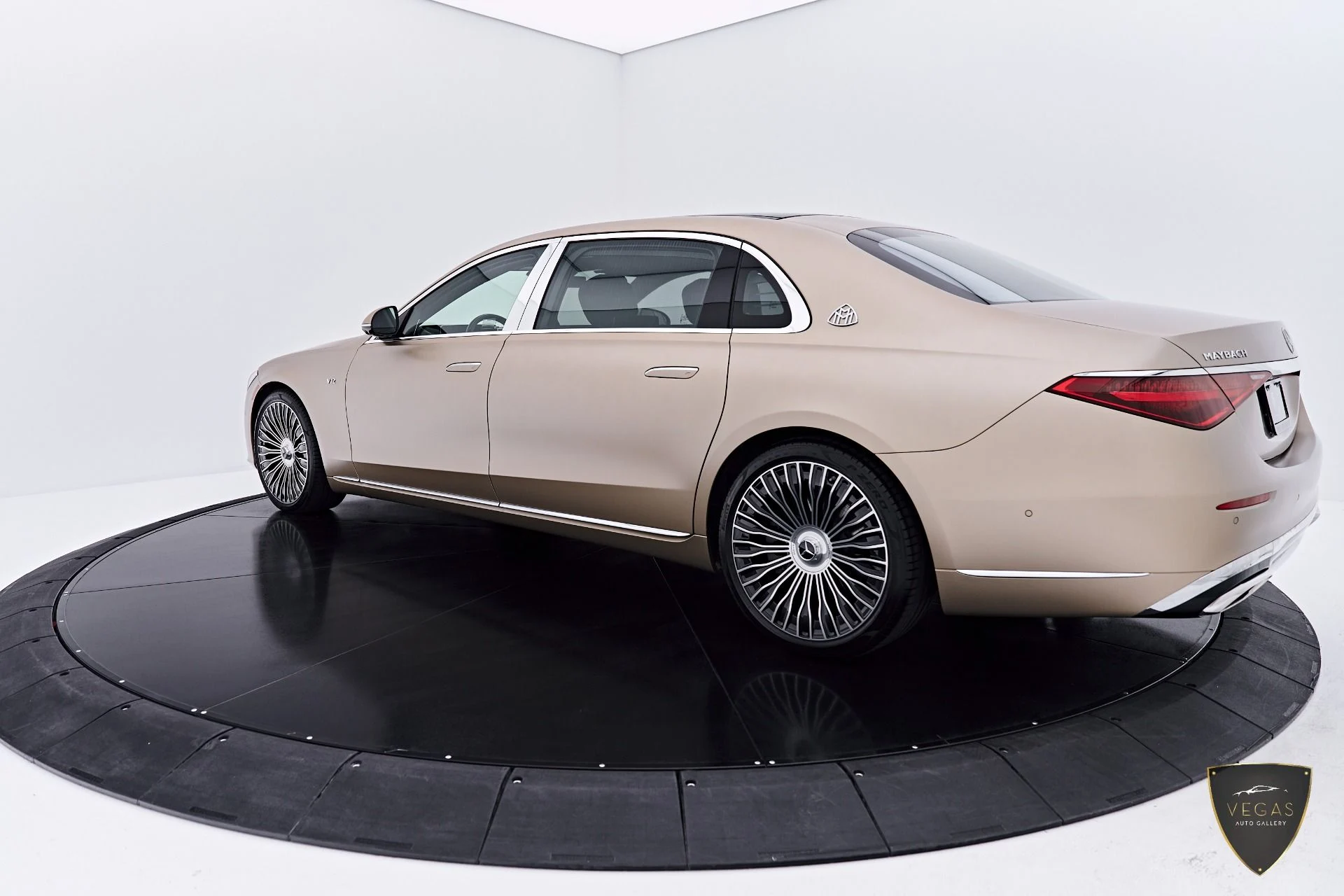 mph013_3679099267_Used_2024_Mercedes_Benz_S_Class_Maybach_S_680_1783156558_5f6a3e8aad