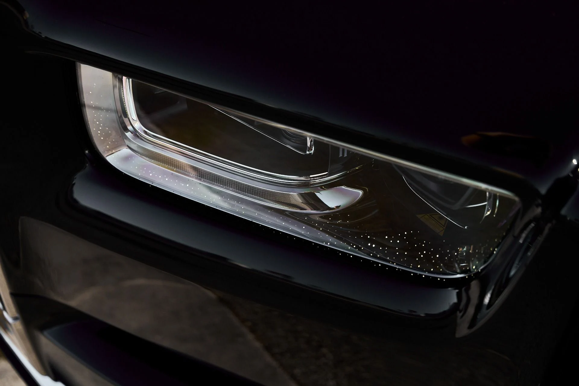 mph013_3682430907_Used_2024_Rolls_Royce_Phantom_Base_1770700045_dfafb50133