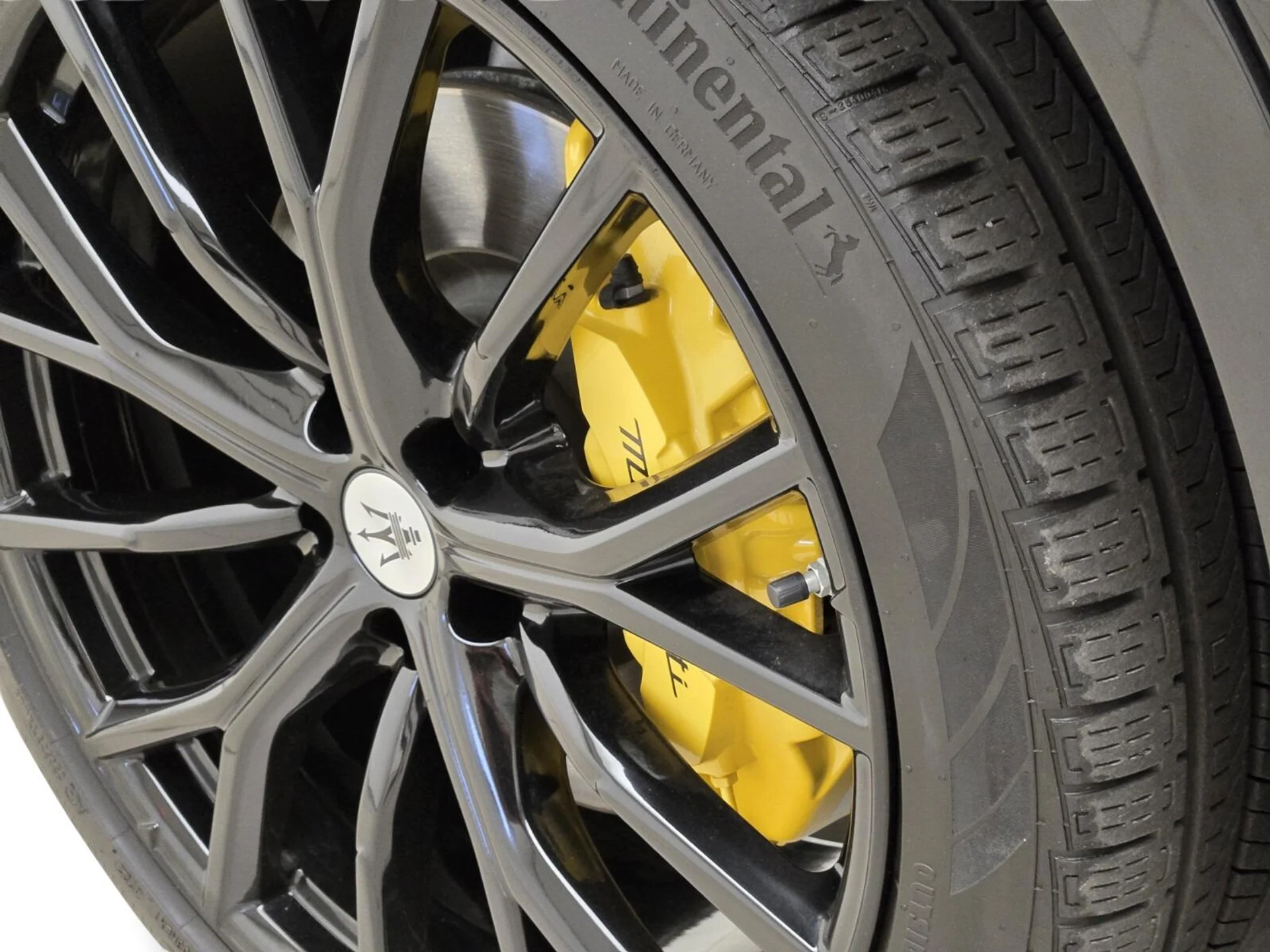 mph013_3689058201_Used_2023_Maserati_Grecale_Modena_1756365804_b9a2f0968c