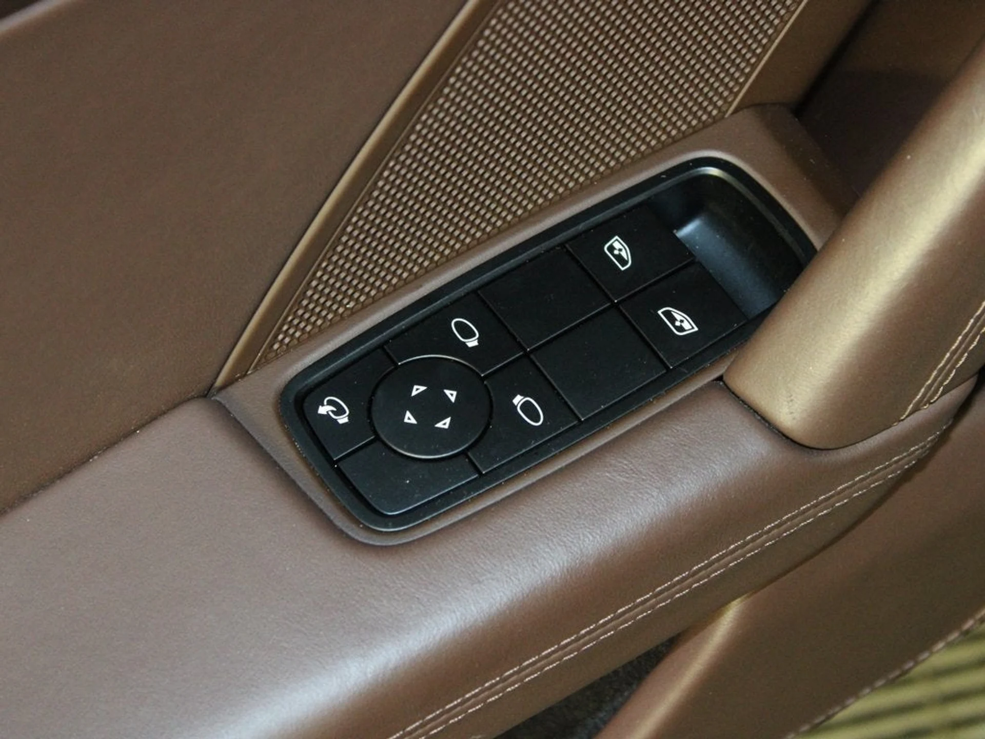 mph013_3691373451_14_fb8633f7b8