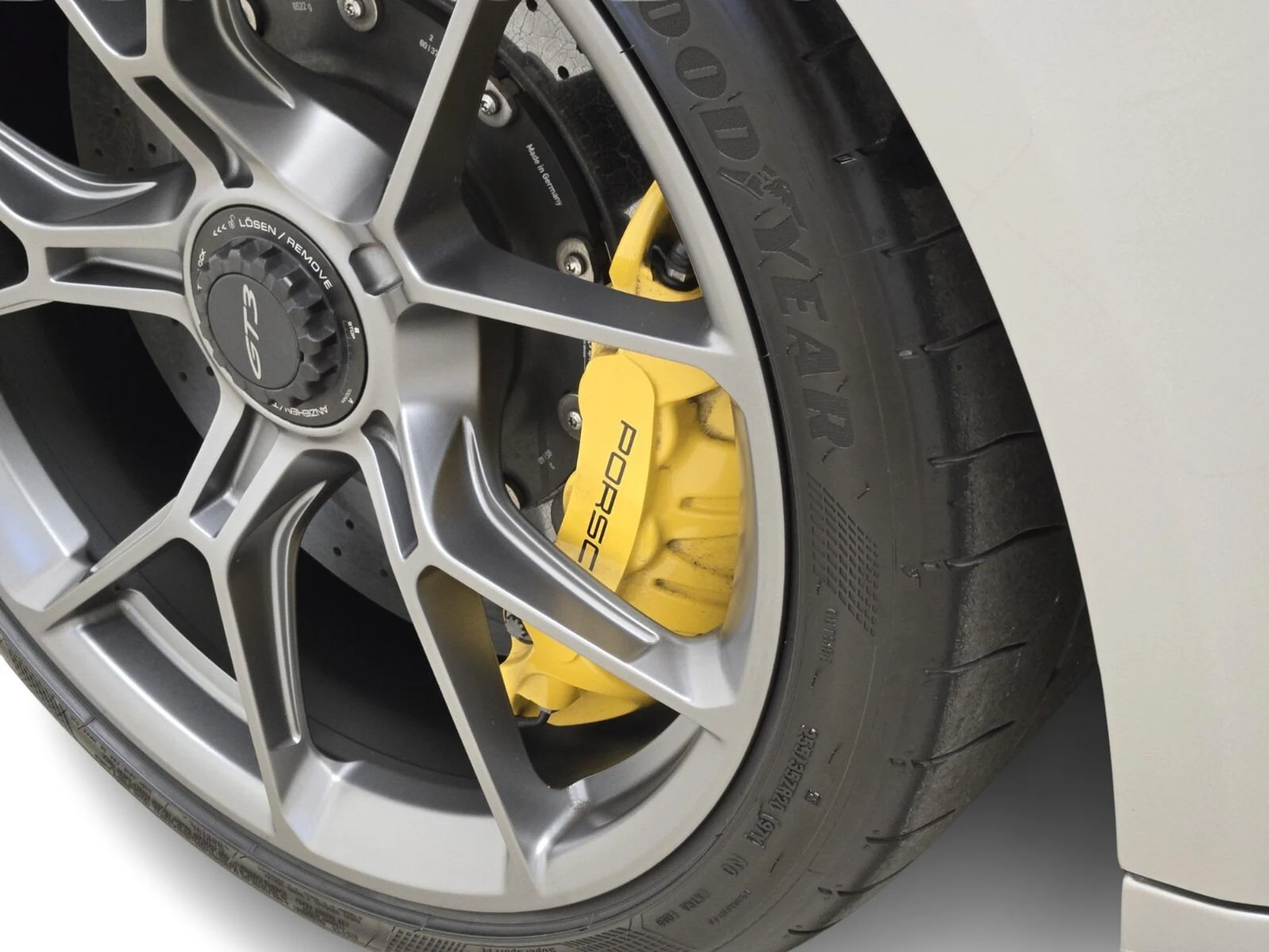 mph013_3694674318_Used_2022_Porsche_911_GT_3_1768977957_bd60cb7089