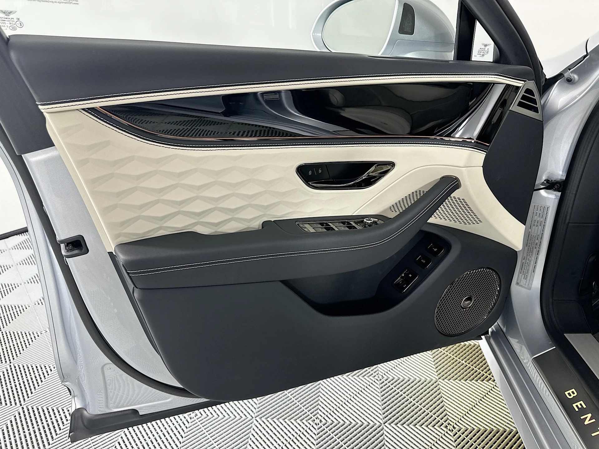 mph013_3701119010_14_3d5c2f0082