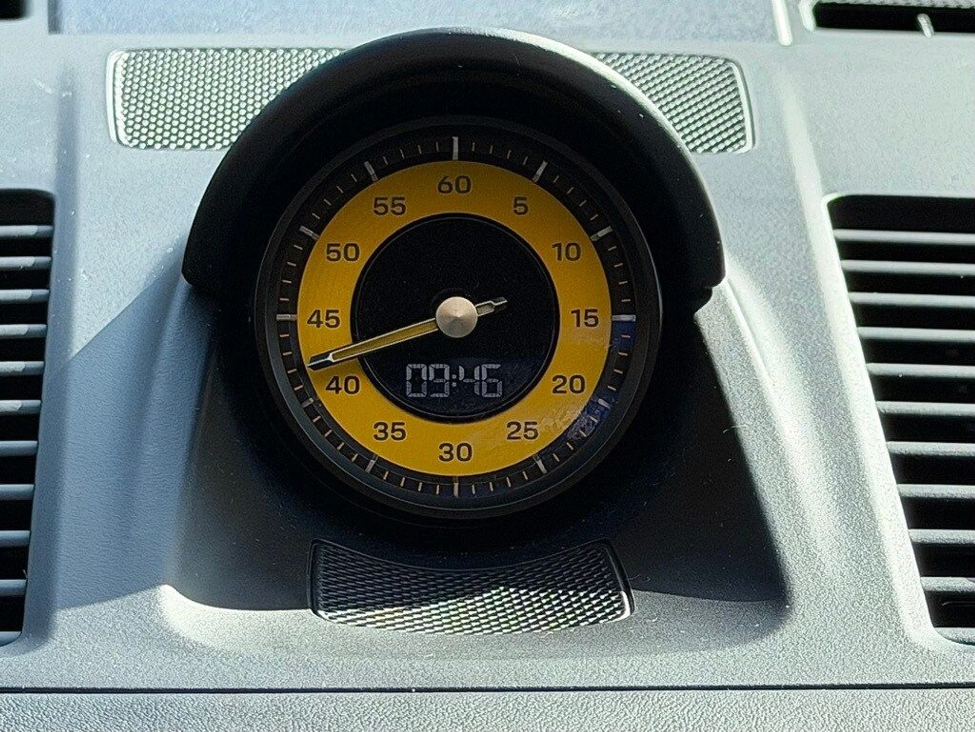 mph013_3705035268_148dc553235479516a630441bf5212a9x_978bf93449