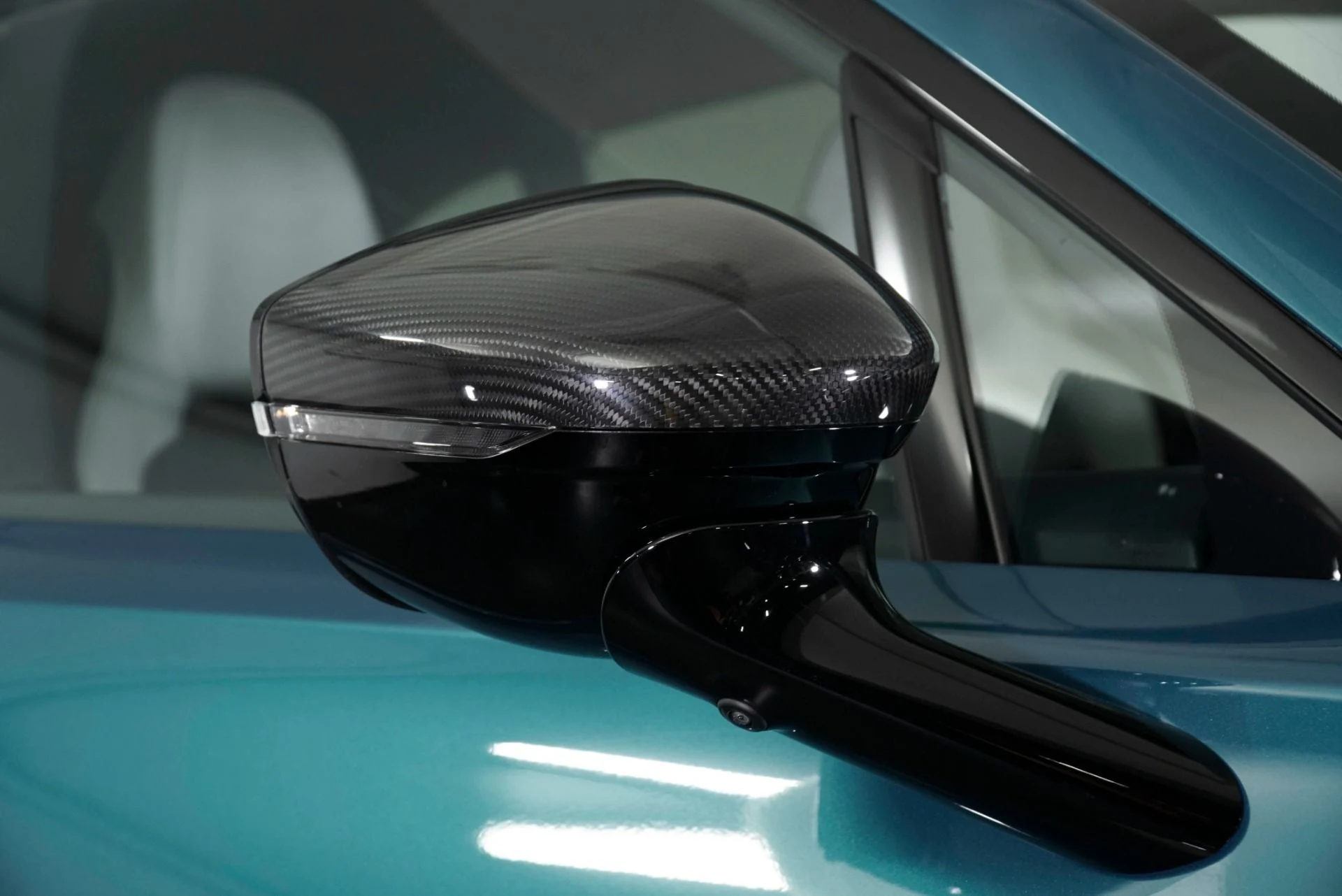 mph013_3708129440_New_2026_Aston_Martin_DBX_S_1768416197_5ce078142b