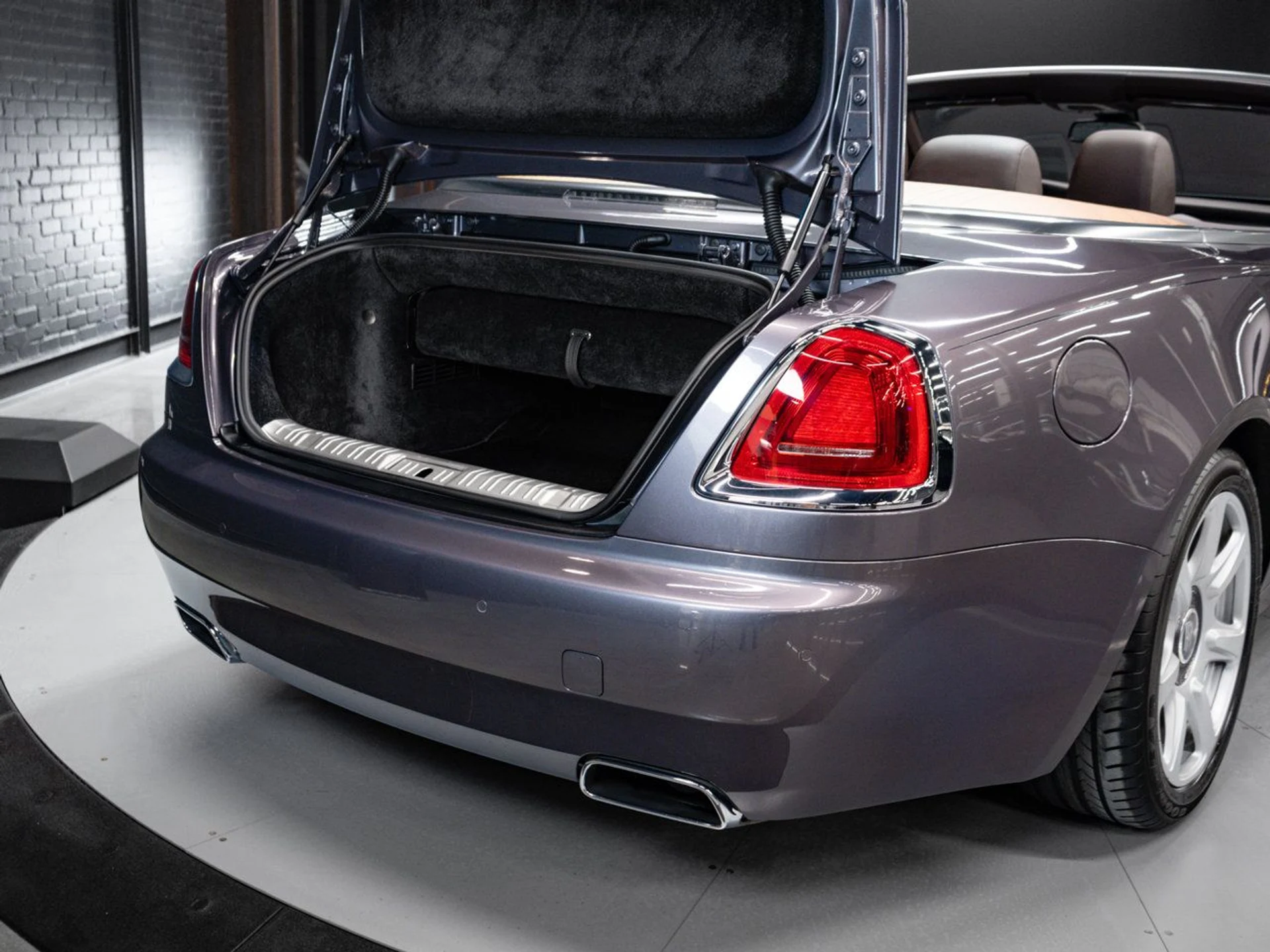 mph013_3711888538_rolls_royce_dawn_2016_34aceb8553