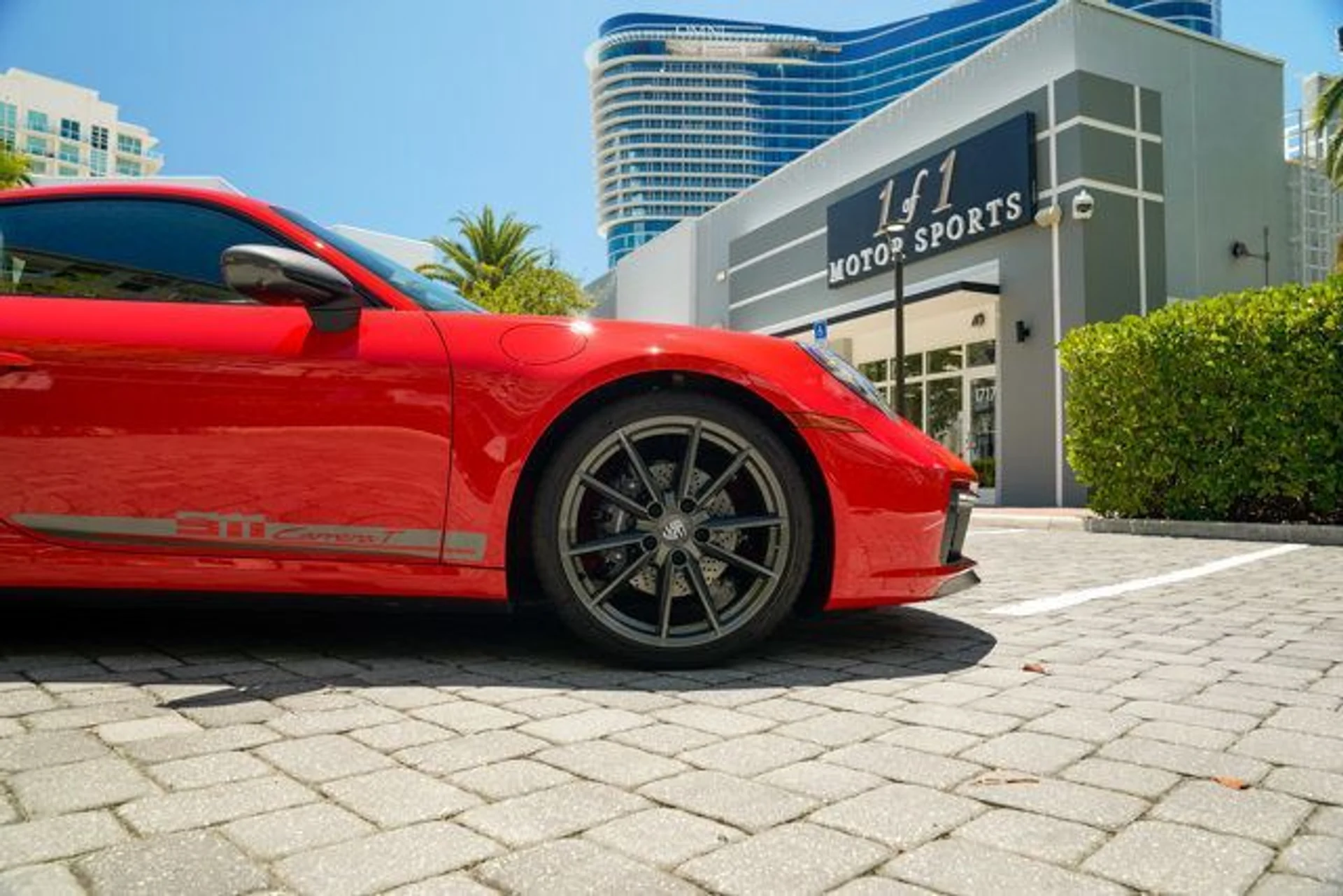 mph013_3712780928_used_2024_porsche_911_carreratcoupe_14354_22898234_14_640_aa5e78c5b5