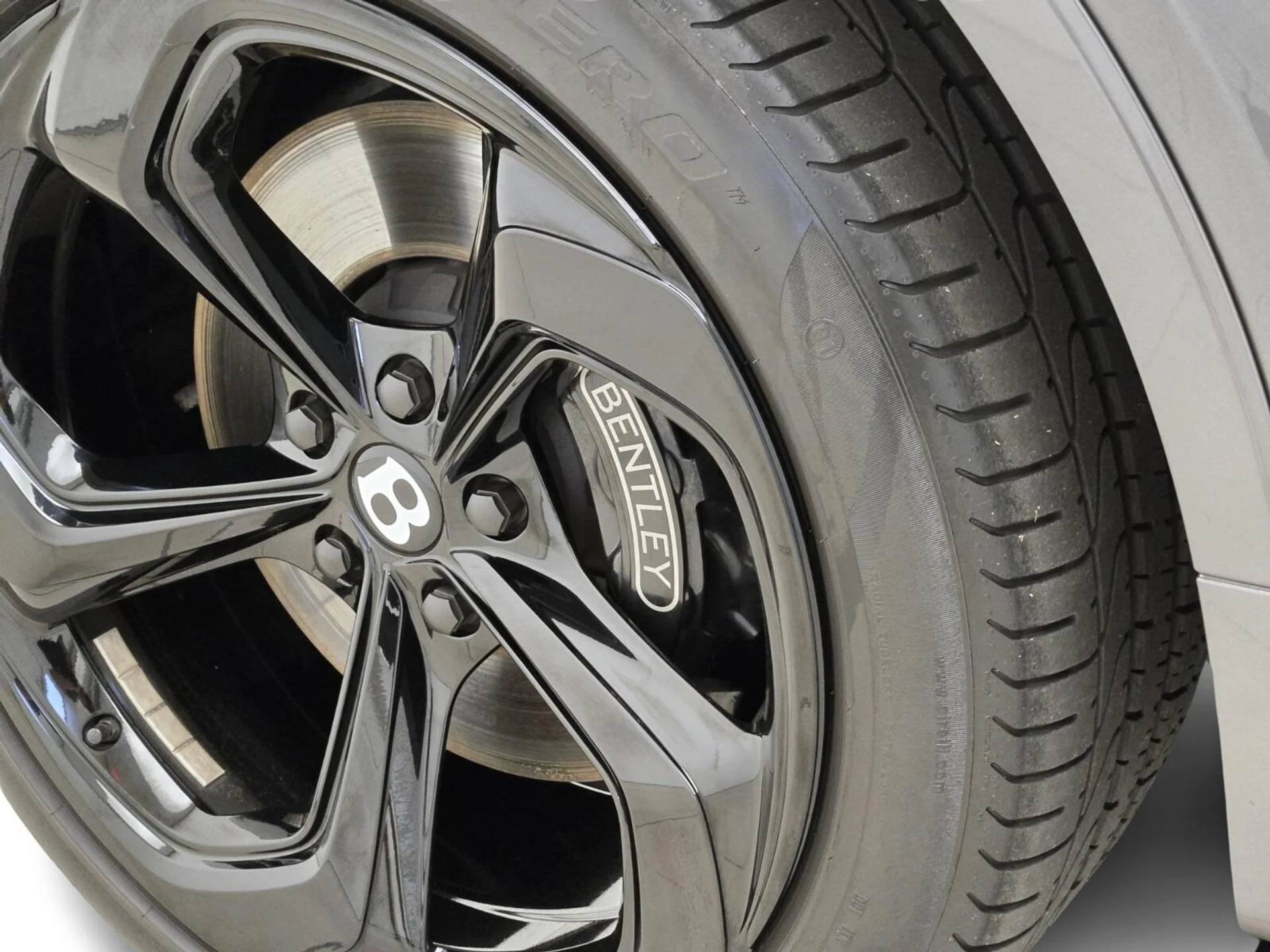 mph013_3712907521_Used_2022_Bentley_Bentayga_S_1755157192_c21b9ee4a4