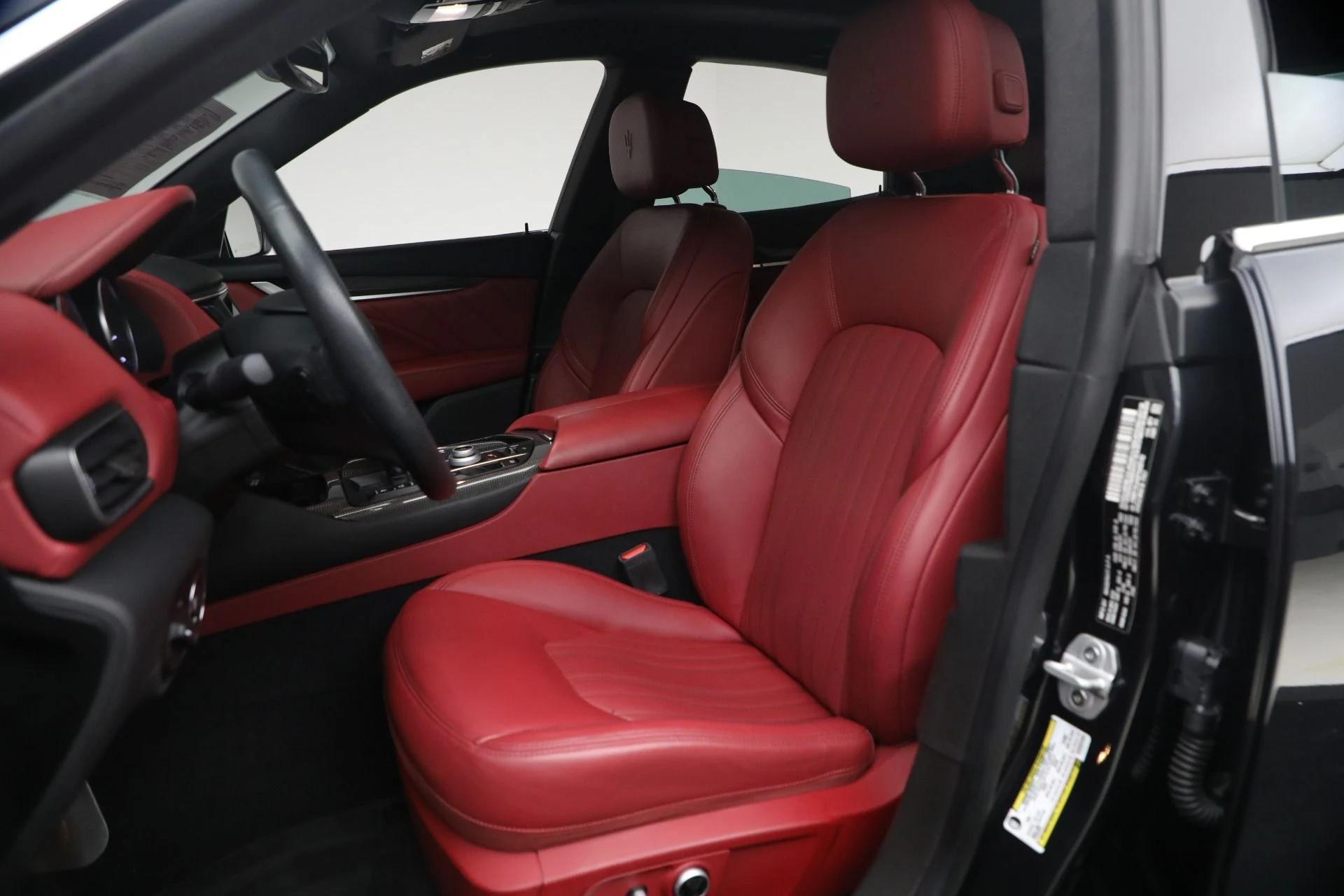 mph013_3716760161_Used_2023_Maserati_Levante_GT_1772121424_6b3d9f44f6