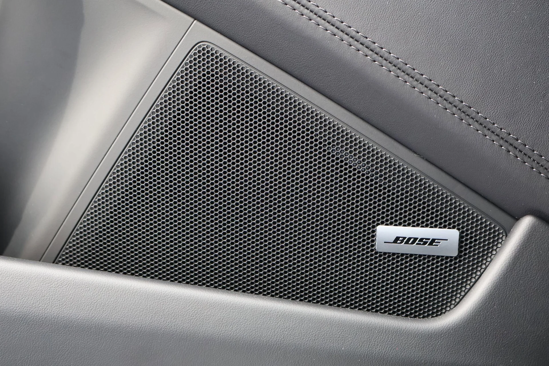 mph013_3720765883_48453689e3afbc8dc56f45aec008c585_2f6d29b980