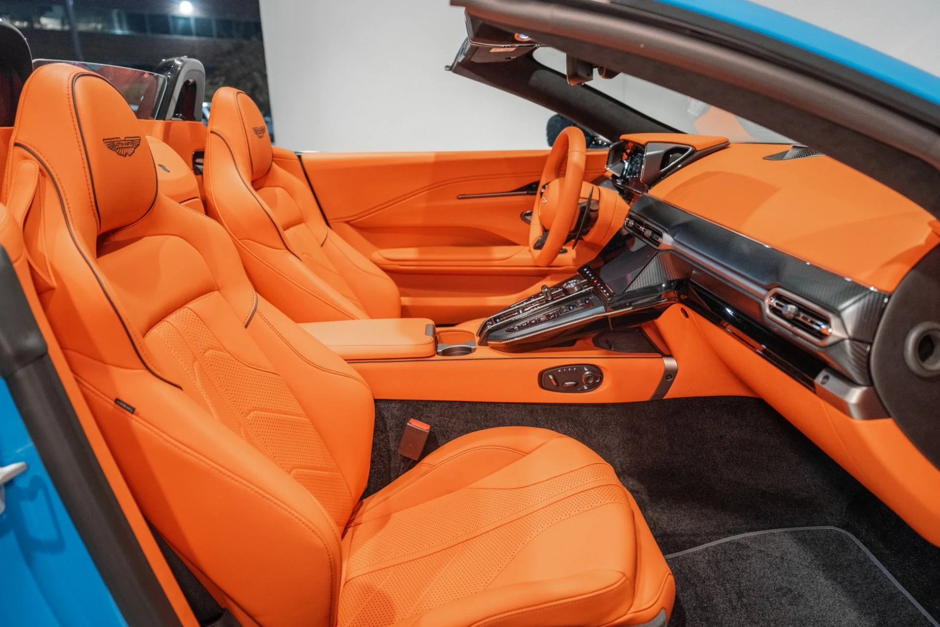 mph013_372706934_New_2026_Aston_Martin_Vantage_Roadster_1761752064_2b38fac8b1