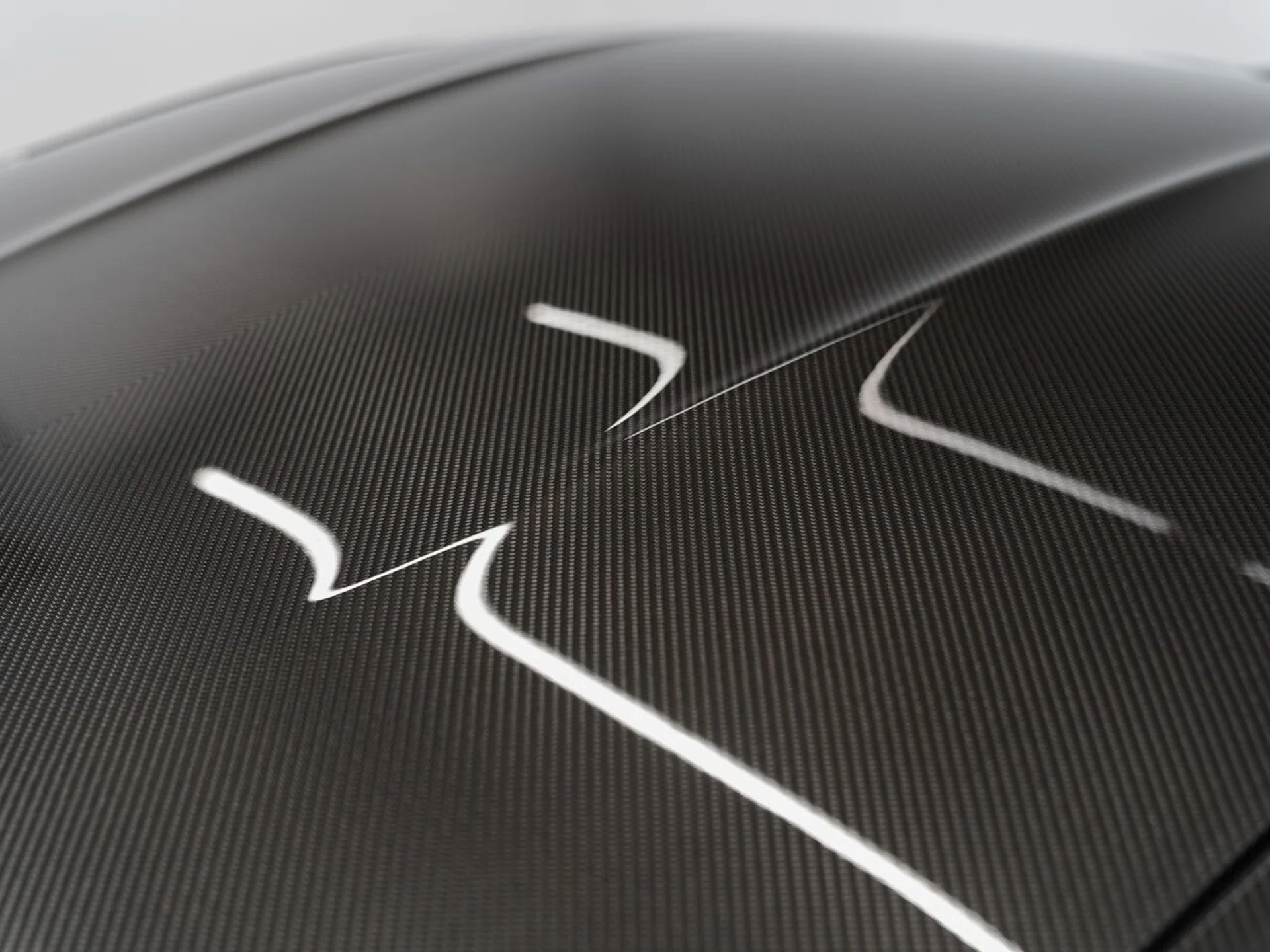 mph013_3730330344_aston_martin_dbs_2023_jpg_v_1773863537_94b844fbc8