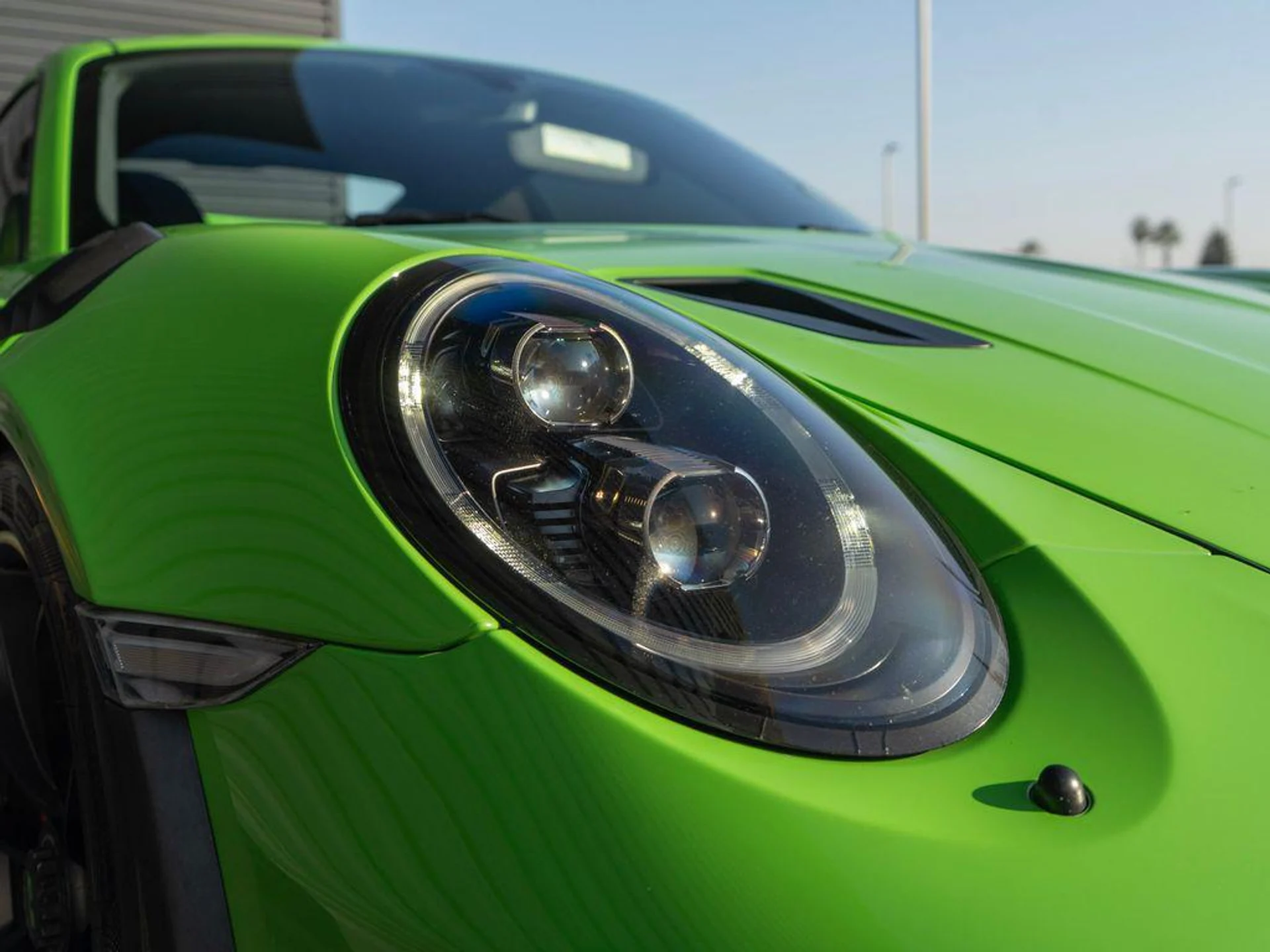 mph013_3731756601_Ren_YM_2p5_Fw_MI_2_Prno_Vf5b_Y3c_032924f6d8