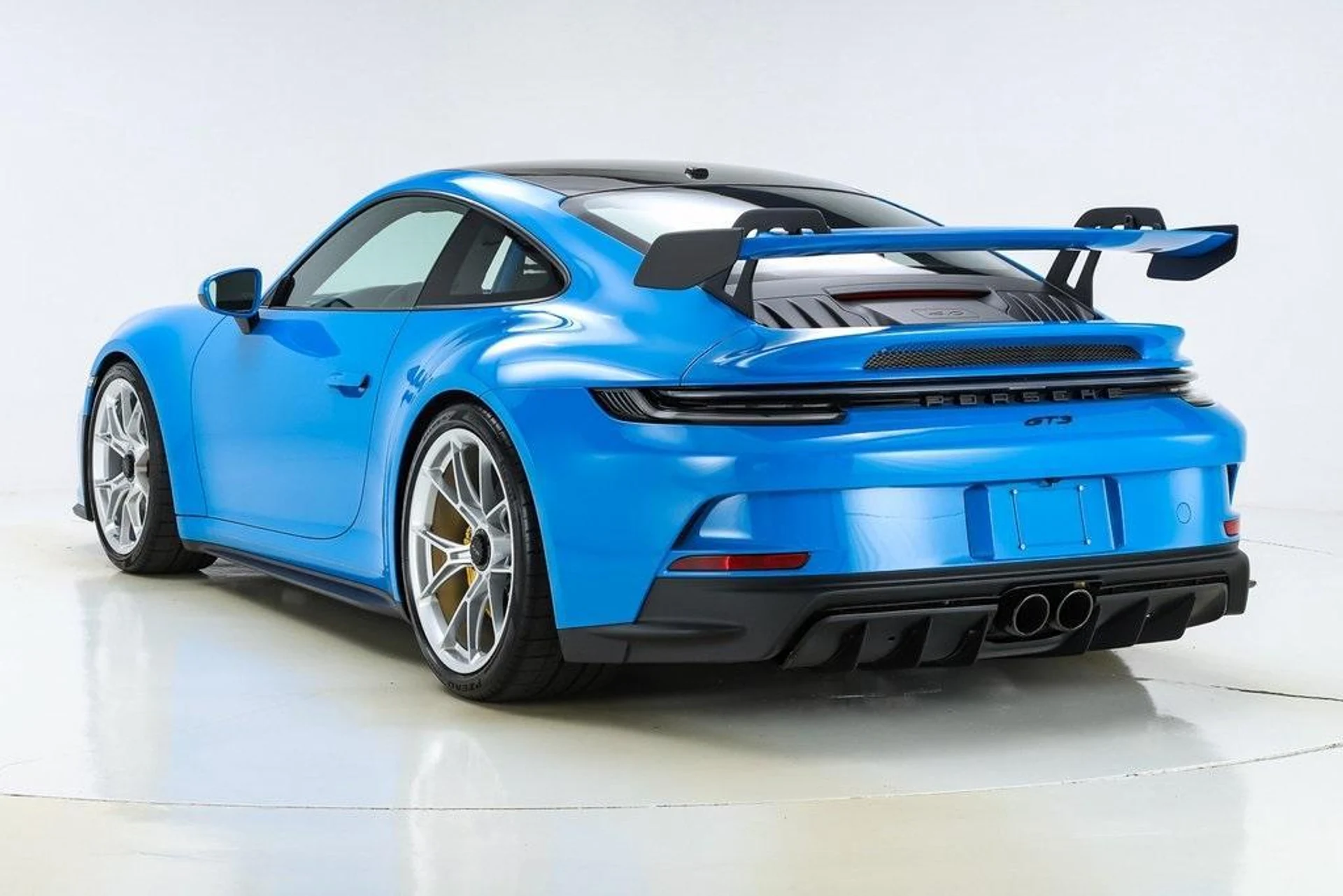 mph013_373540732_x_C5_Xhs_s_Uder21_U8_CT_1q_JAK_Wy_Rw_2bdfd19e61