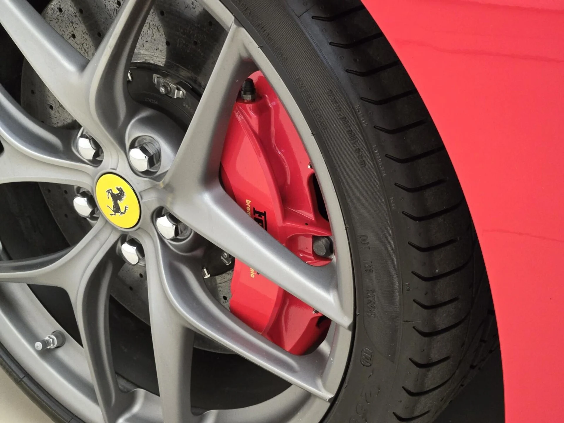 mph013_3747238290_Used_2014_Ferrari_F12_Berlinetta_1756190324_932edb3b8a